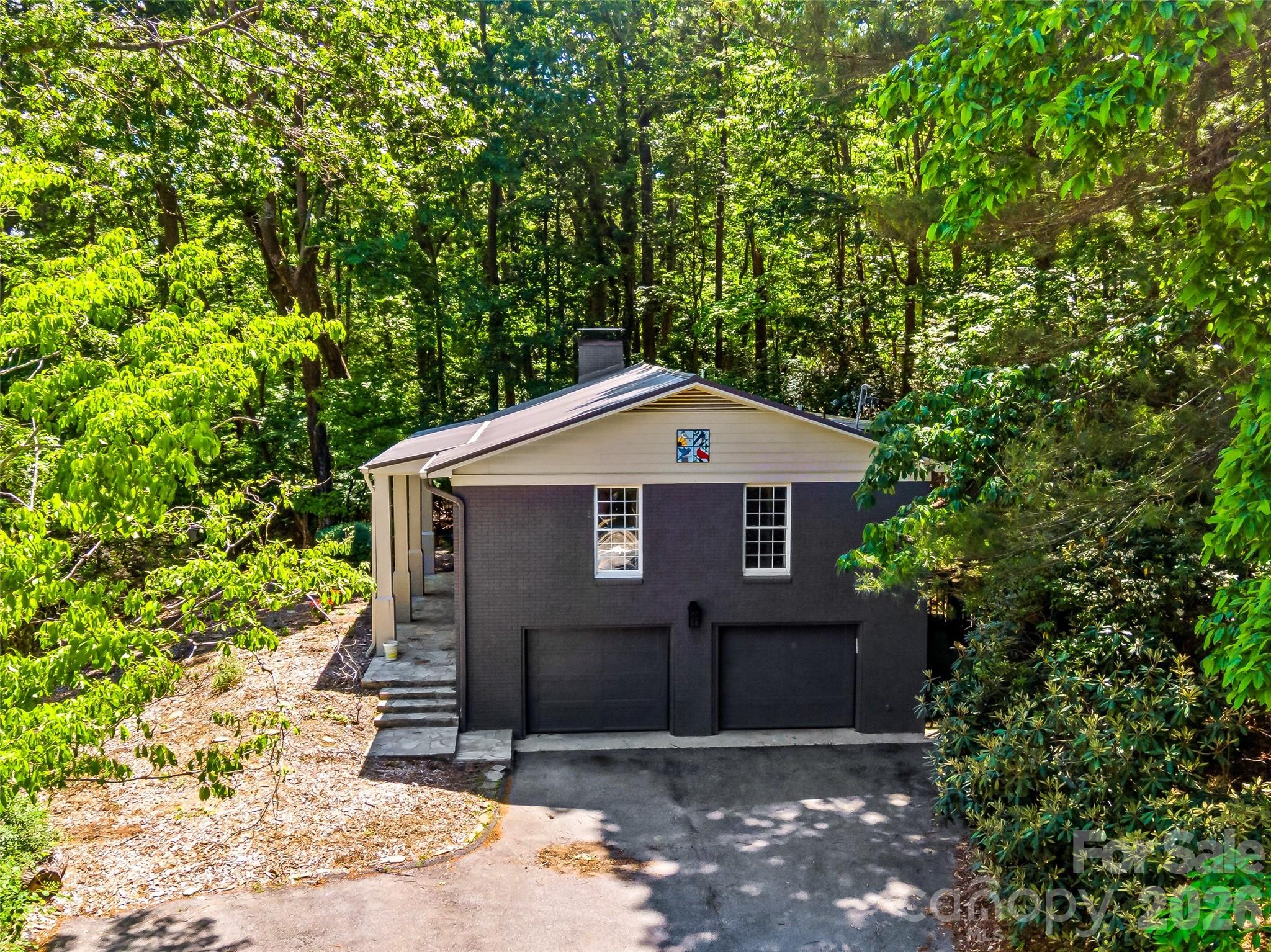 2388 Hebron Road — Hendersonville