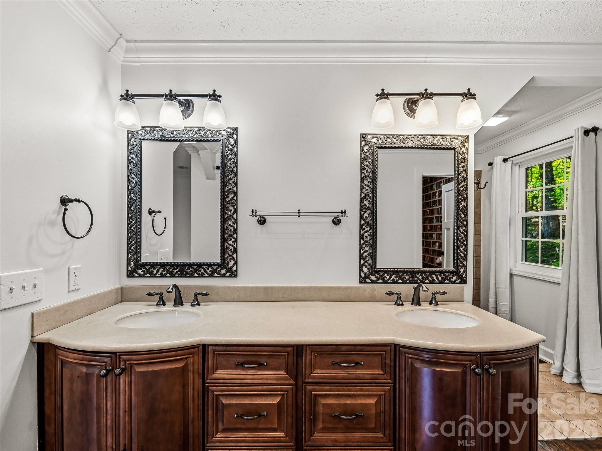 2388 Hebron Road — Hendersonville