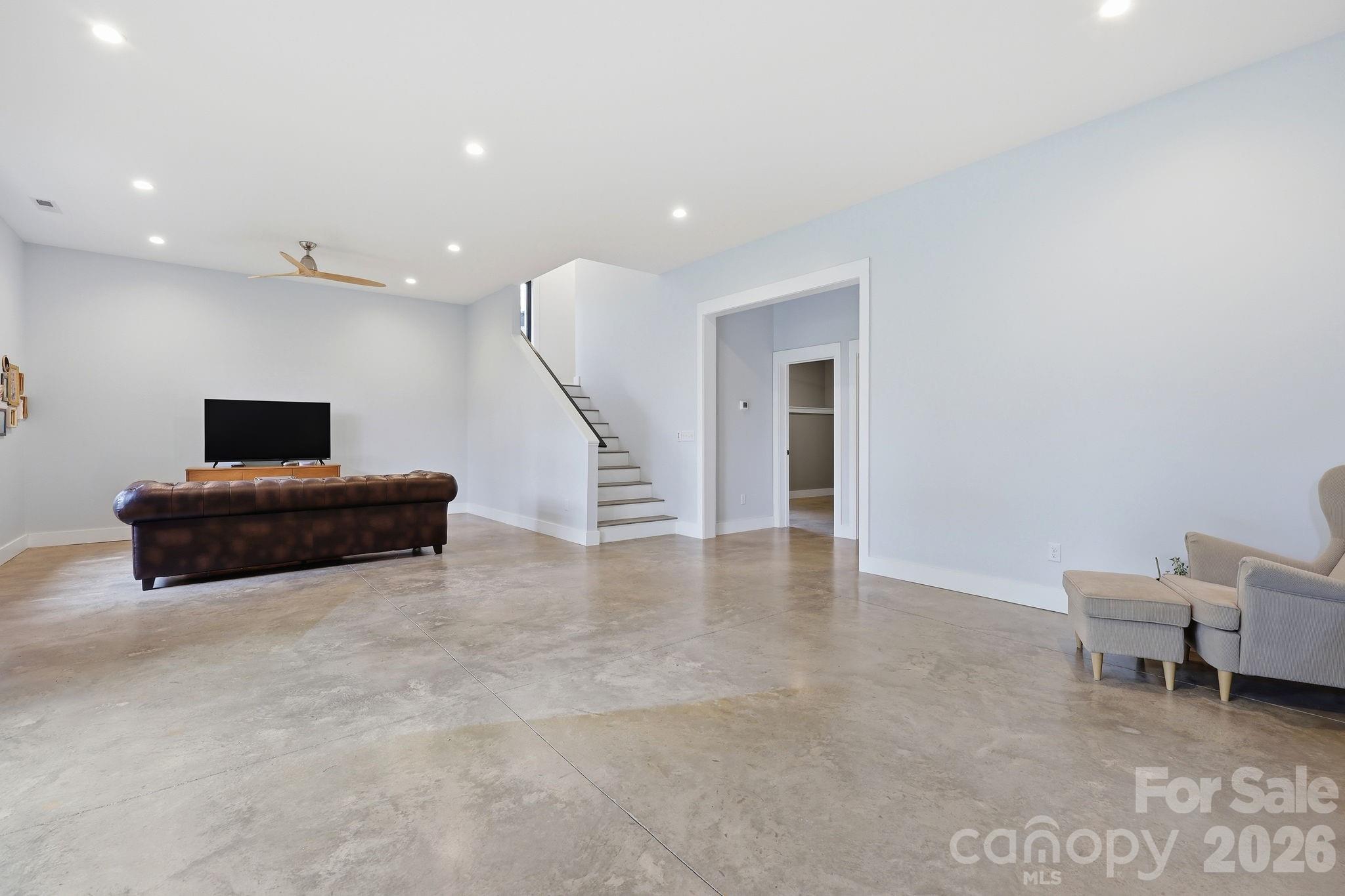 40 Malvern Walk — Asheville