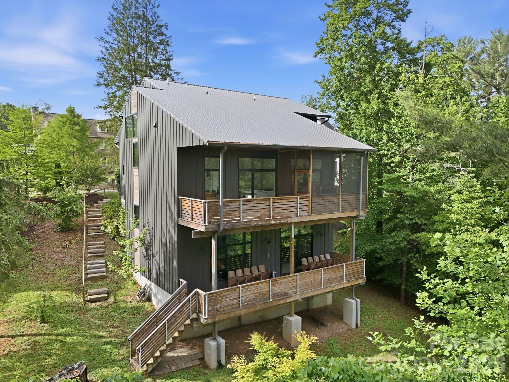 40 Malvern Walk — Asheville