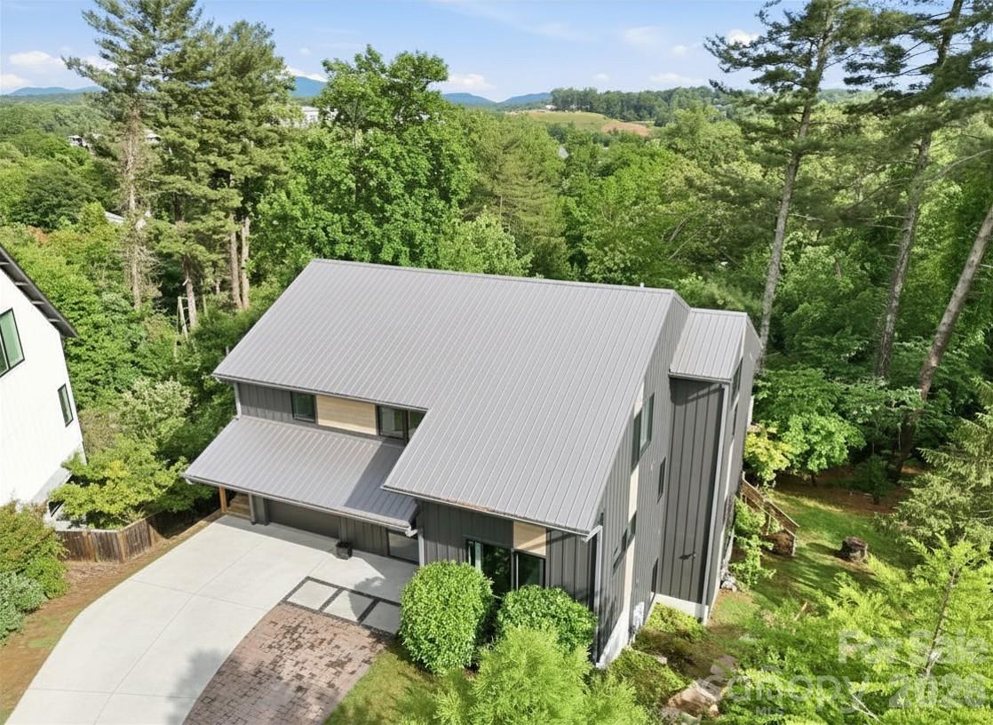 40 Malvern Walk — Asheville