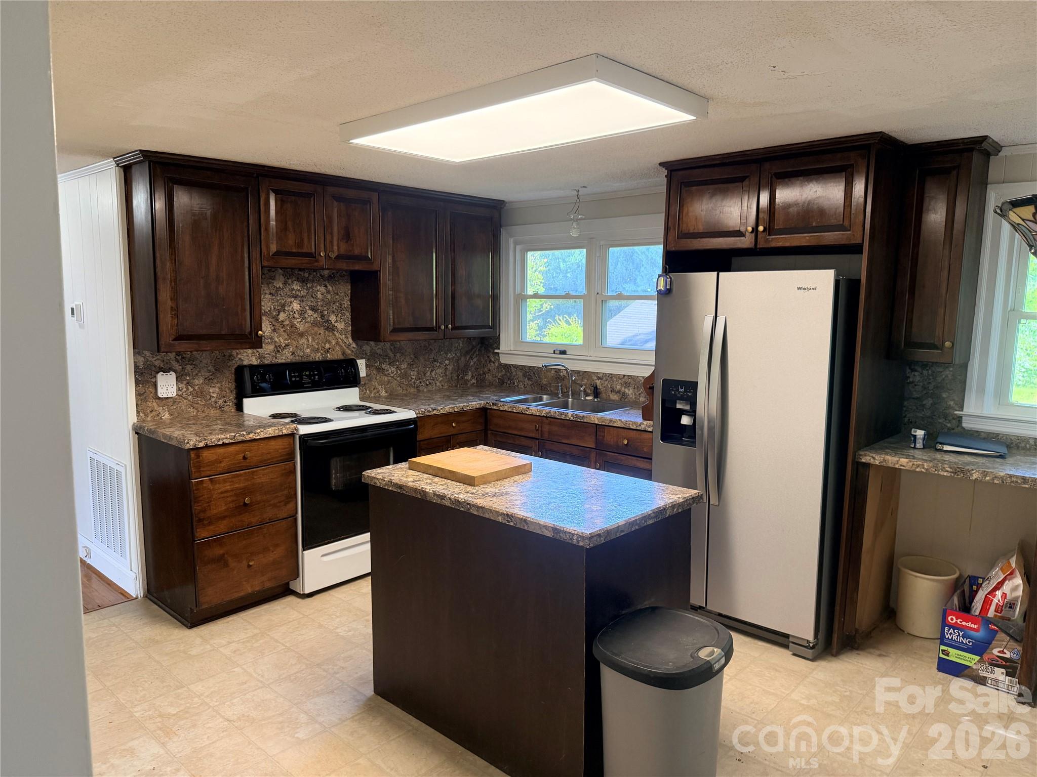 2675 Long Ferry Road — Salisbury
