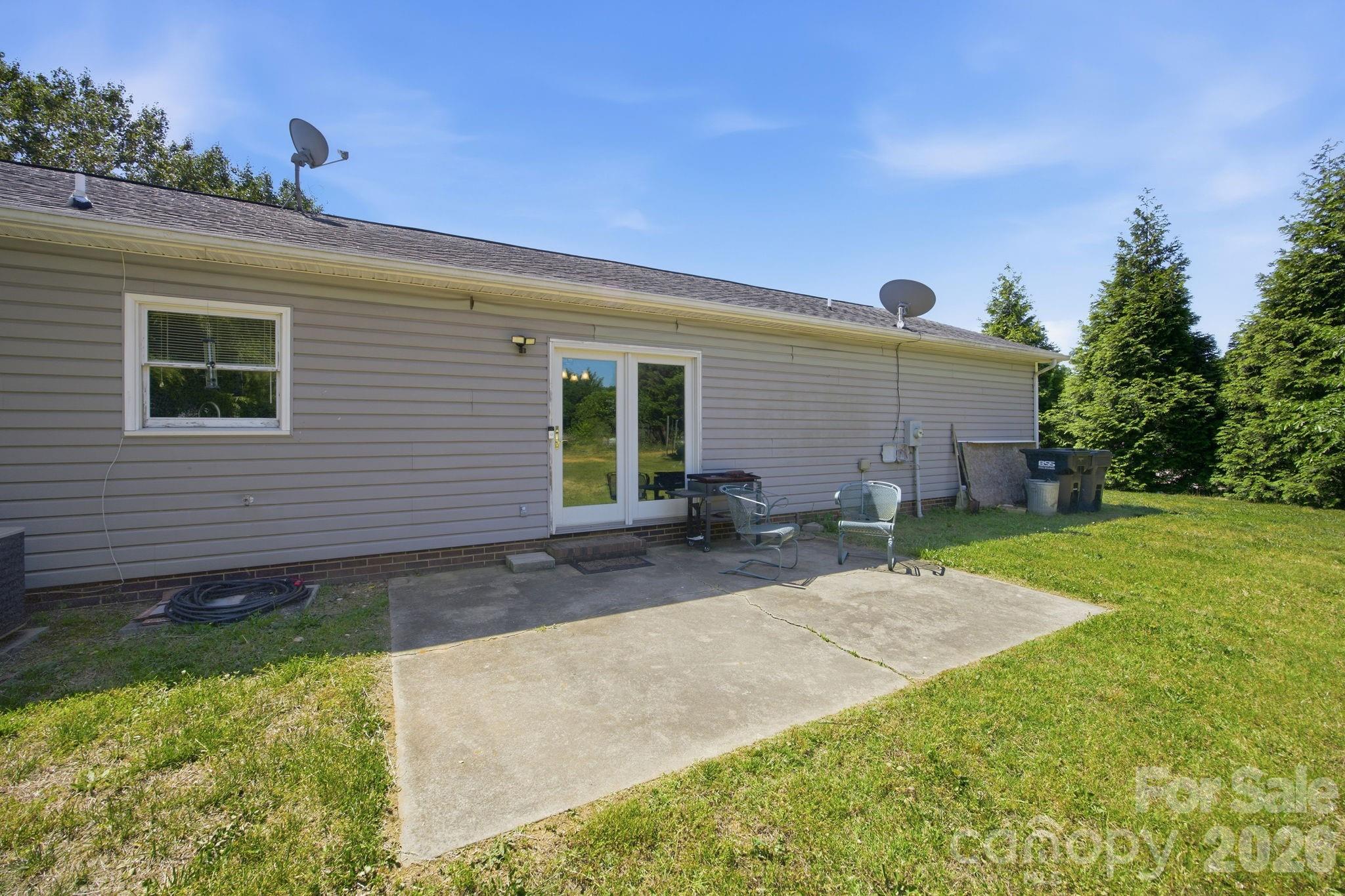 129 Salem Meadow Drive — Statesville