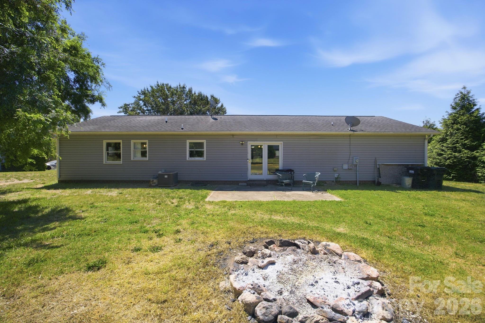 129 Salem Meadow Drive — Statesville