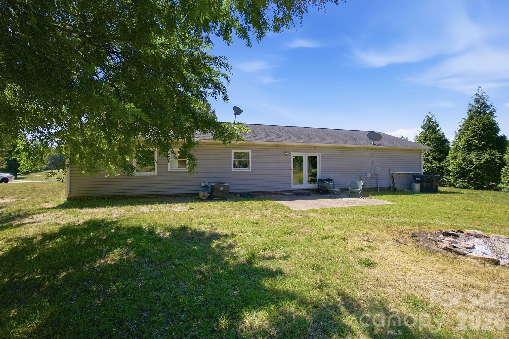 129 Salem Meadow Drive — Statesville