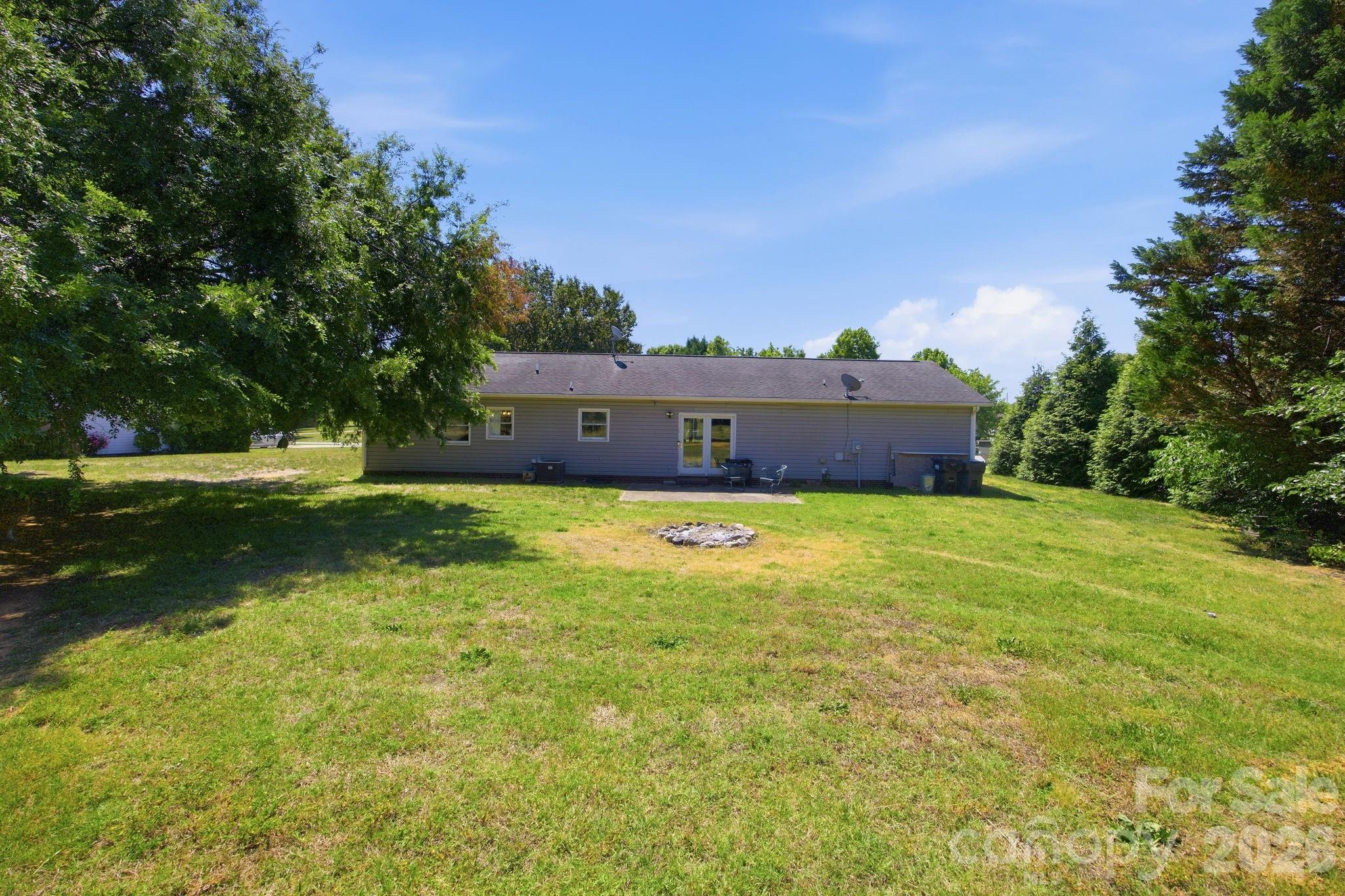 129 Salem Meadow Drive — Statesville