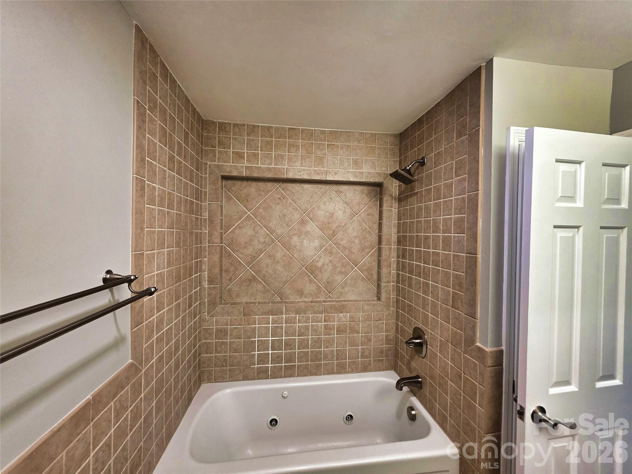 158 W Meadowview Drive — Statesville