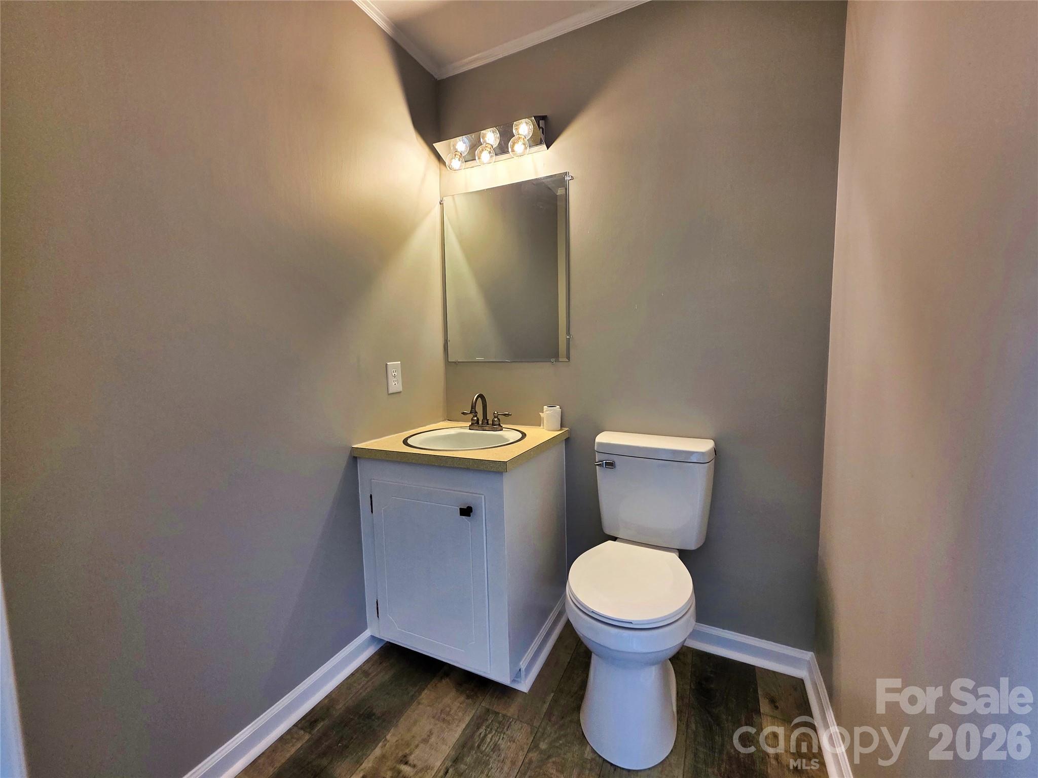 158 W Meadowview Drive — Statesville