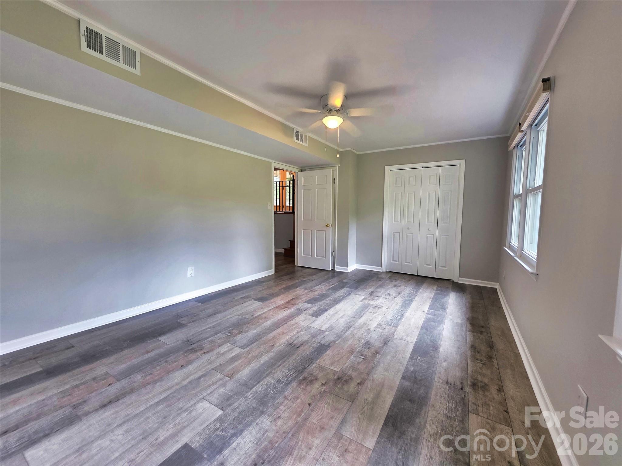 158 W Meadowview Drive — Statesville