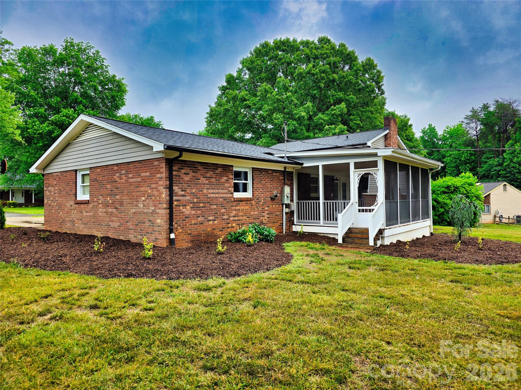 158 W Meadowview Drive — Statesville