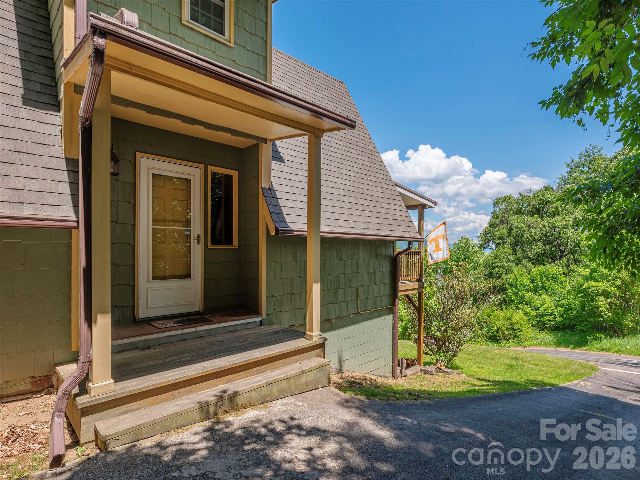 649 Acres View Drive — Waynesville