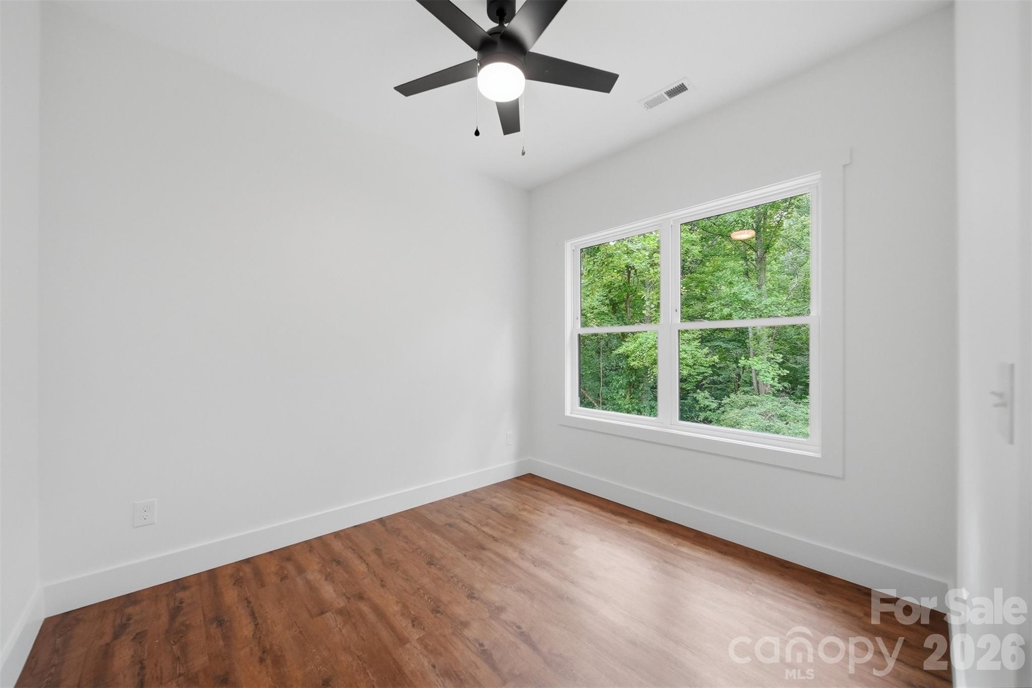 414 Scarlett Oak Court NE — Lenoir