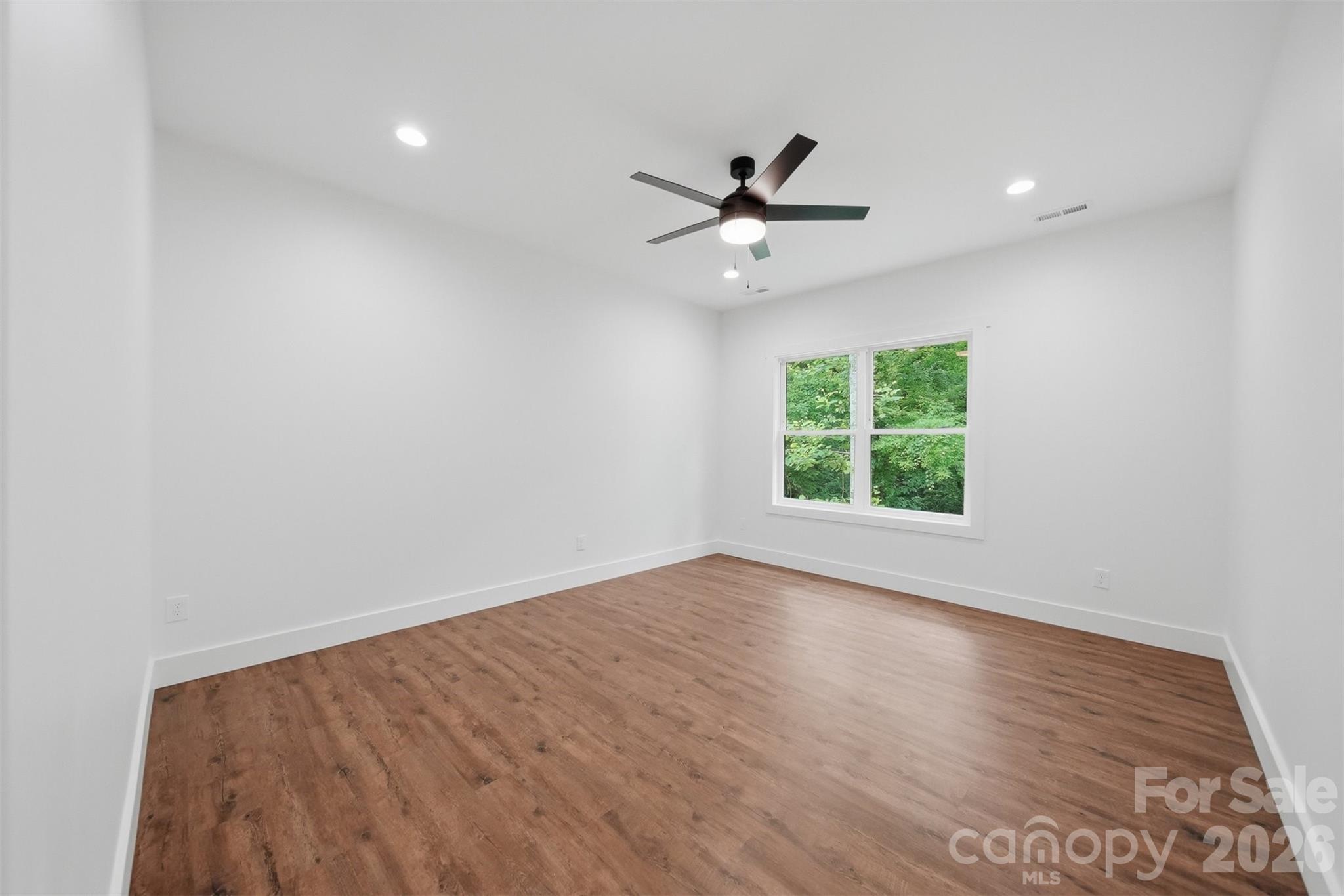 414 Scarlett Oak Court NE — Lenoir