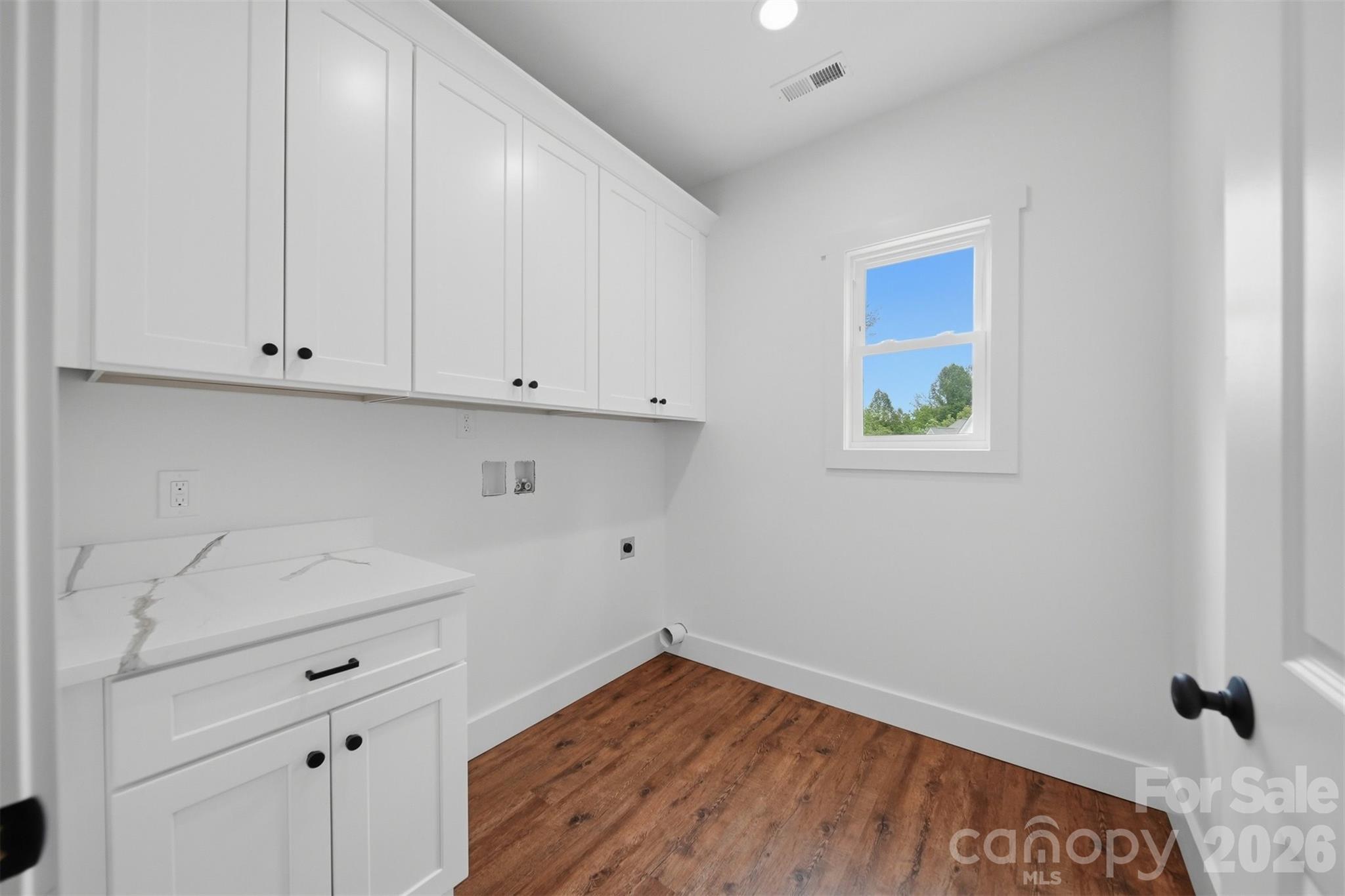 414 Scarlett Oak Court NE — Lenoir