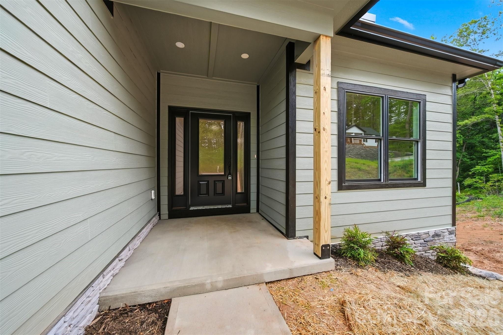 414 Scarlett Oak Court NE — Lenoir