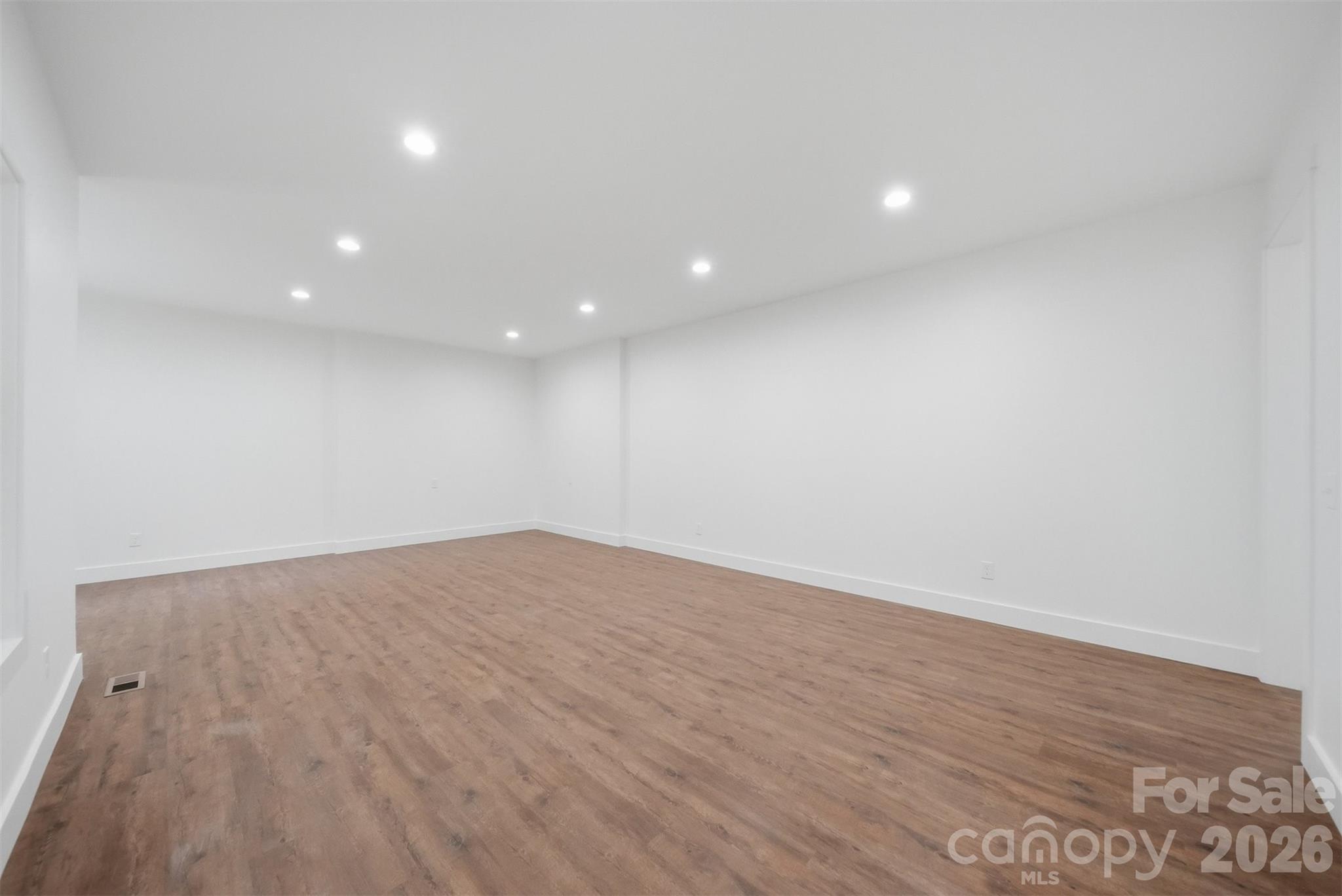 414 Scarlett Oak Court NE — Lenoir