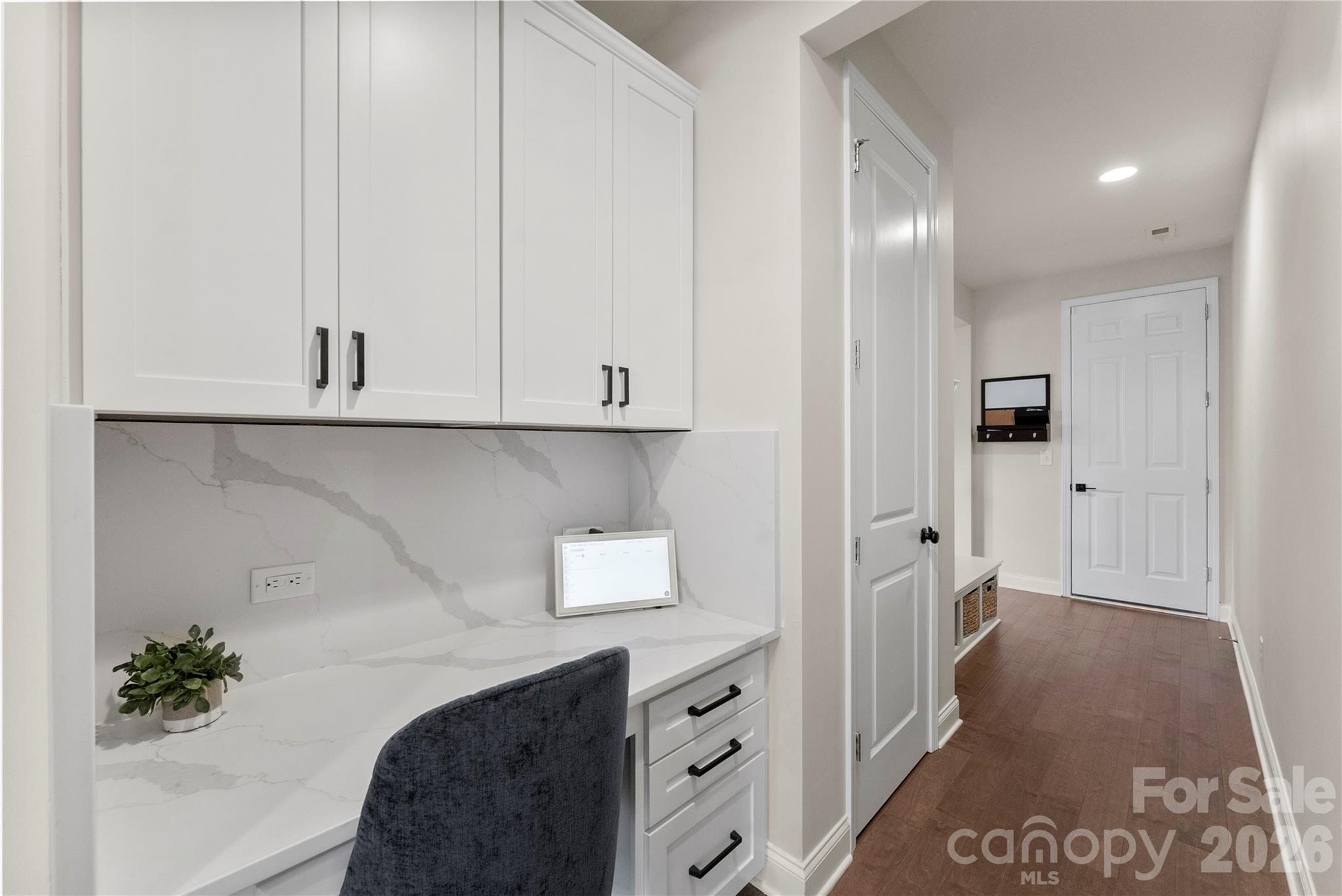 5028 Whitemarsh Court — Lancaster