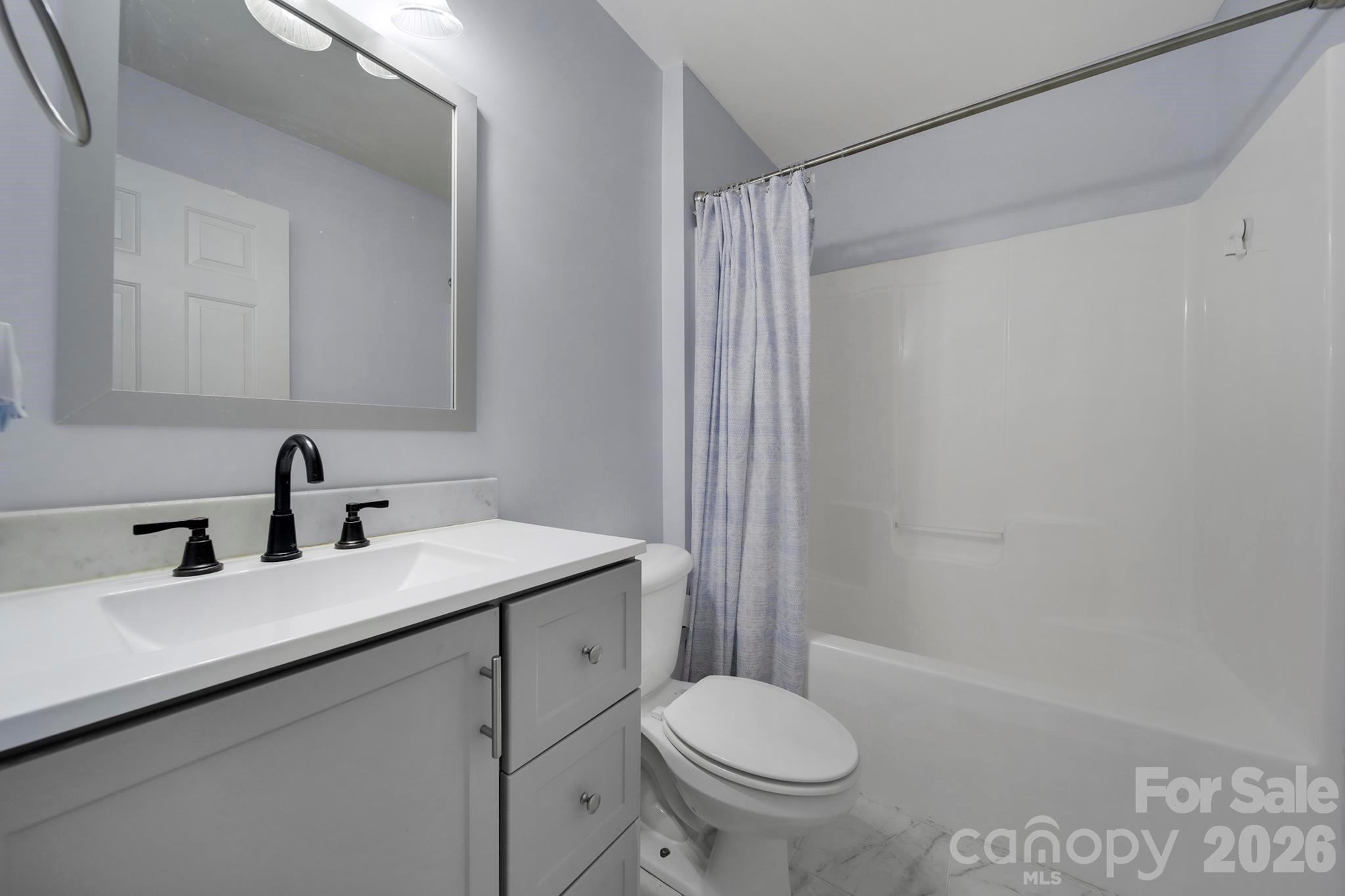 415 Foilage Court — Lake Wylie