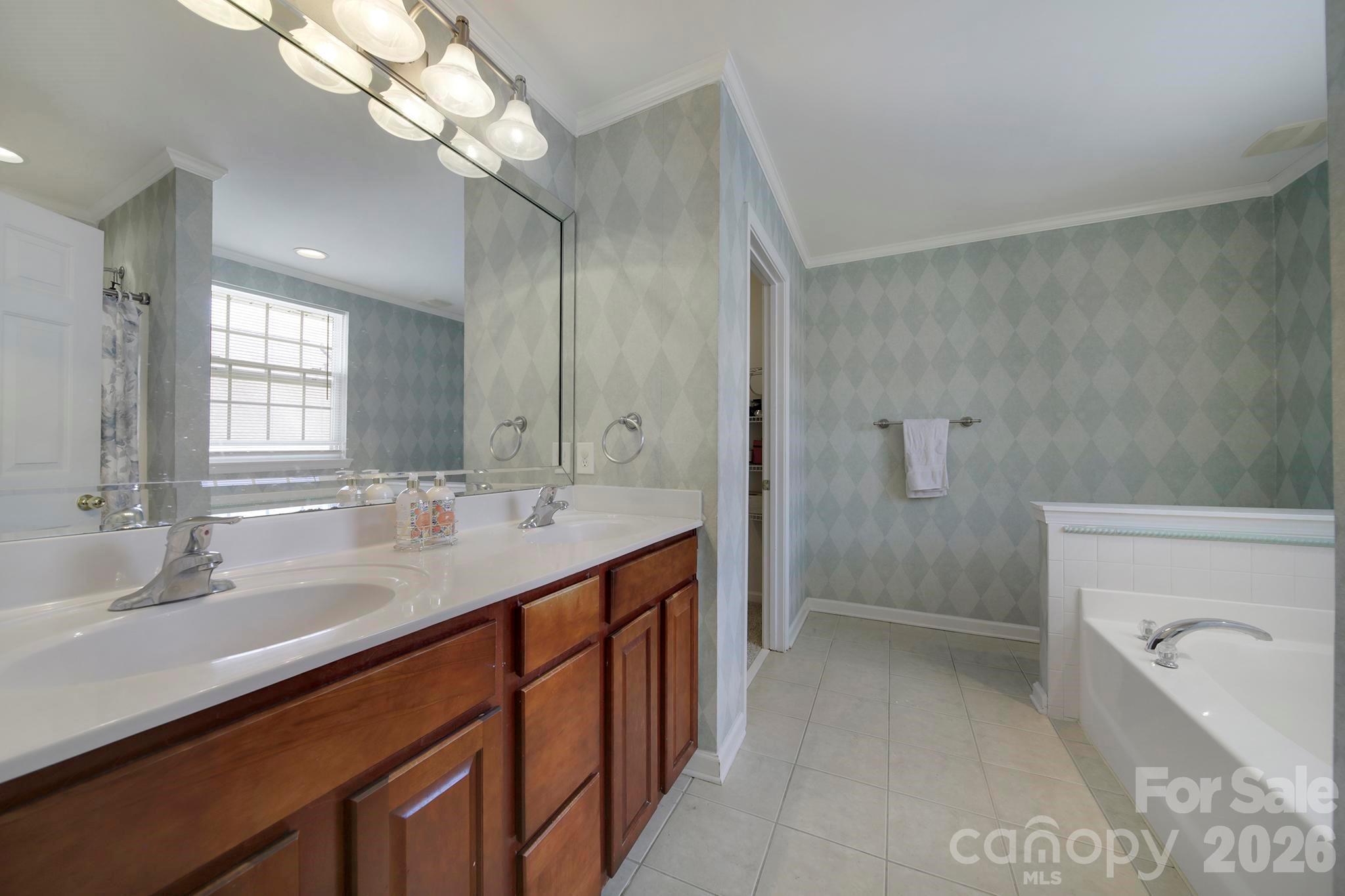 415 Foilage Court — Lake Wylie