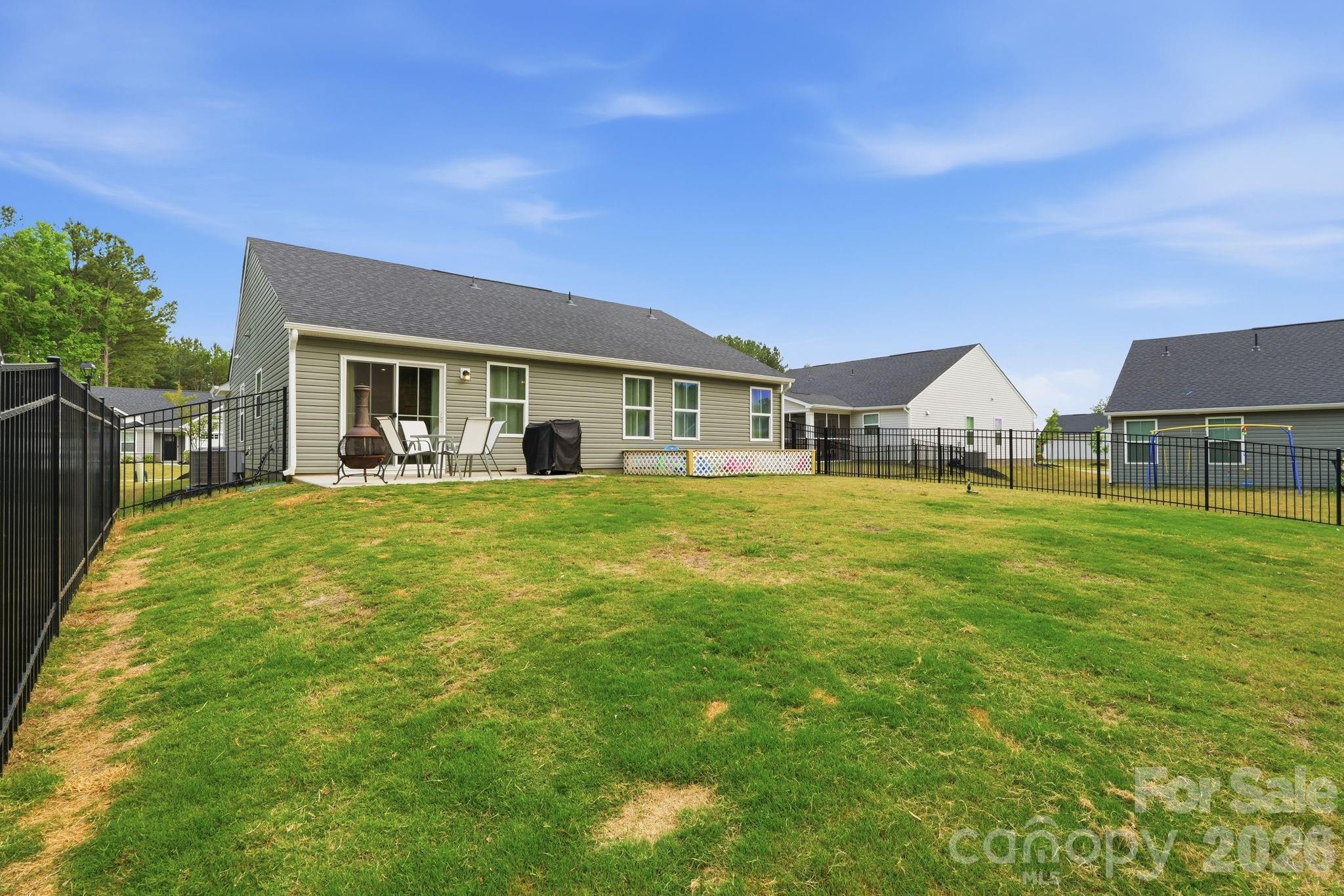 420 Grandiflora Avenue — Lancaster