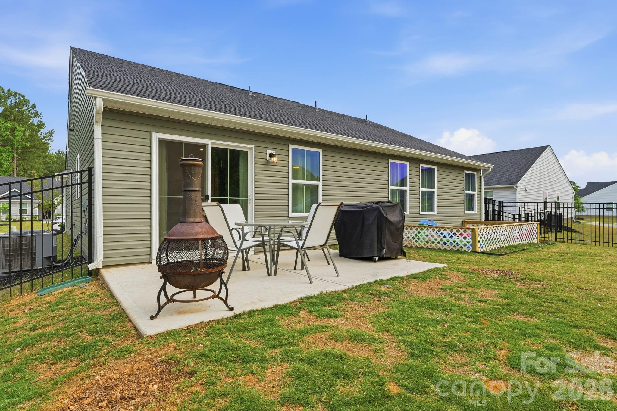 420 Grandiflora Avenue — Lancaster