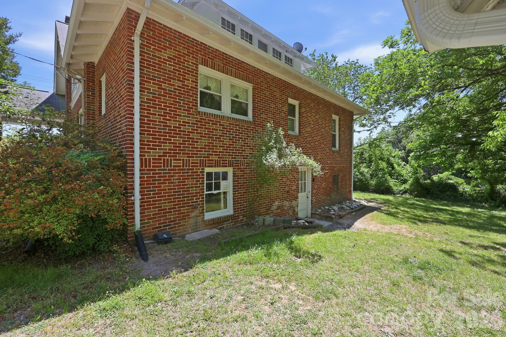 1705 US 52 Highway N — Albemarle