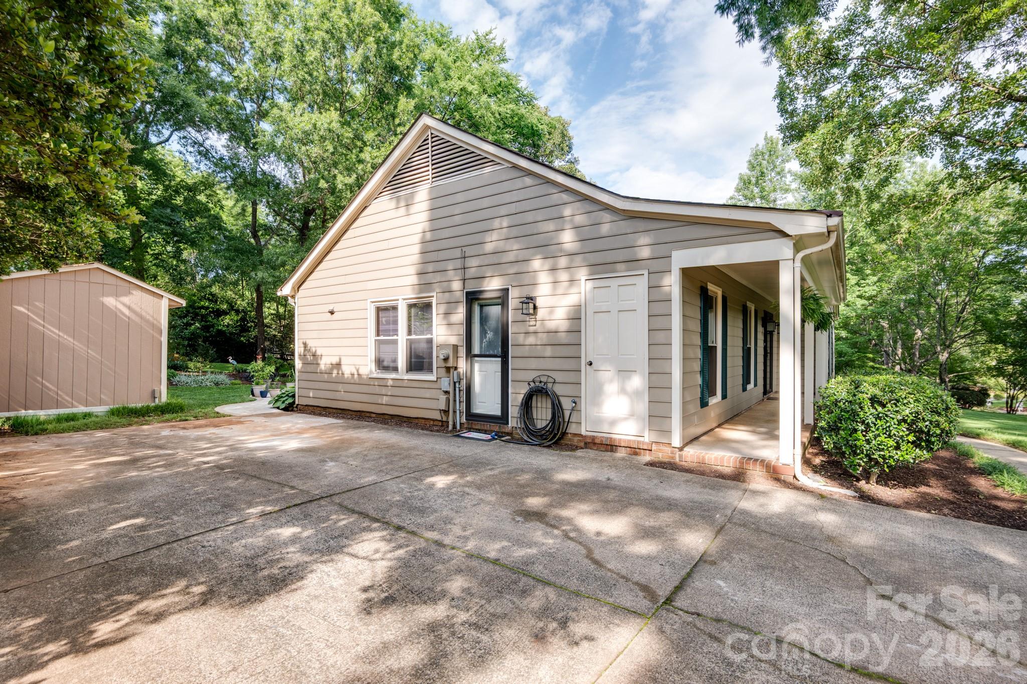 11831 Parks Farm Lane — Charlotte