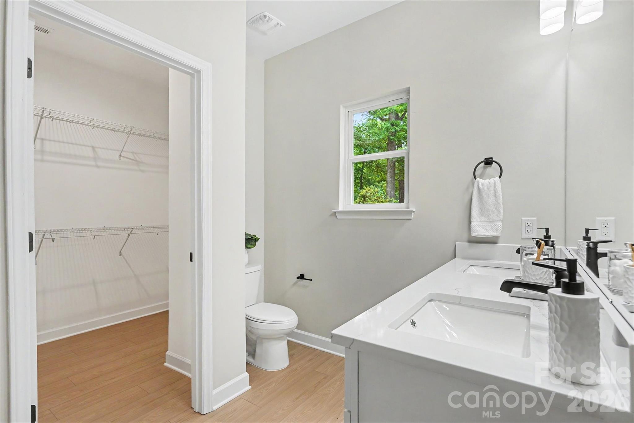 1002 Kingswood Drive — Monroe