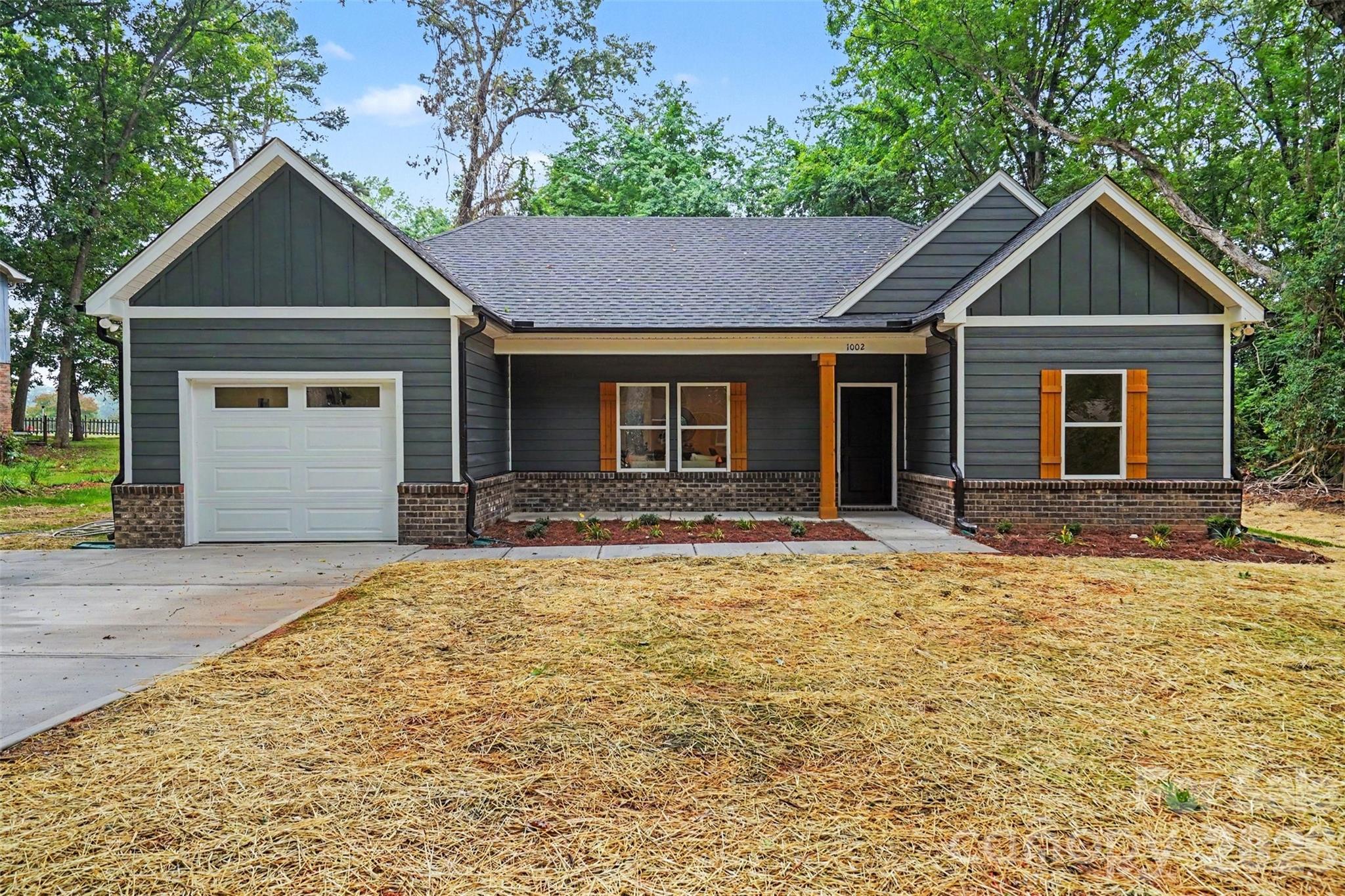 1002 Kingswood Drive — Monroe