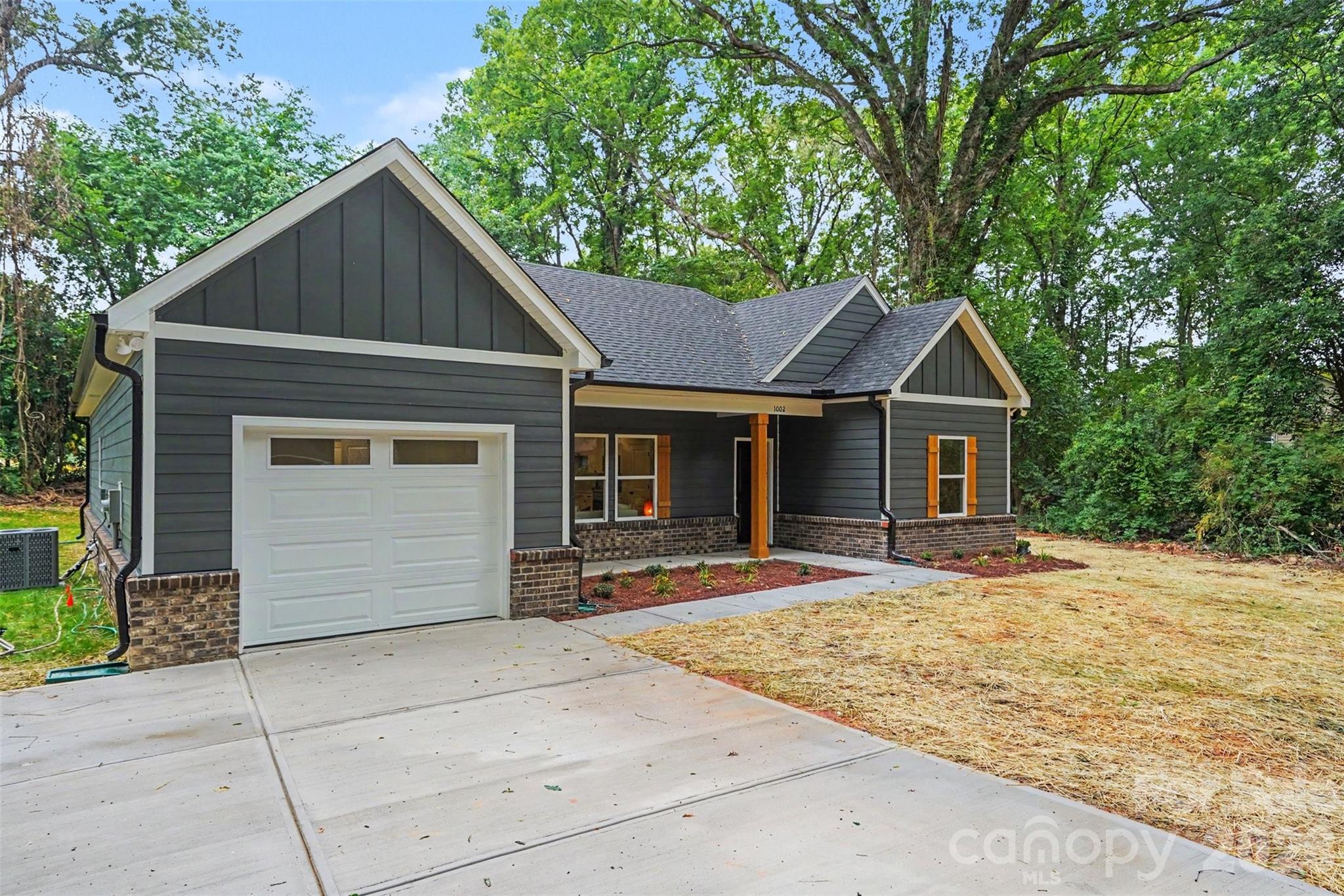 1002 Kingswood Drive — Monroe