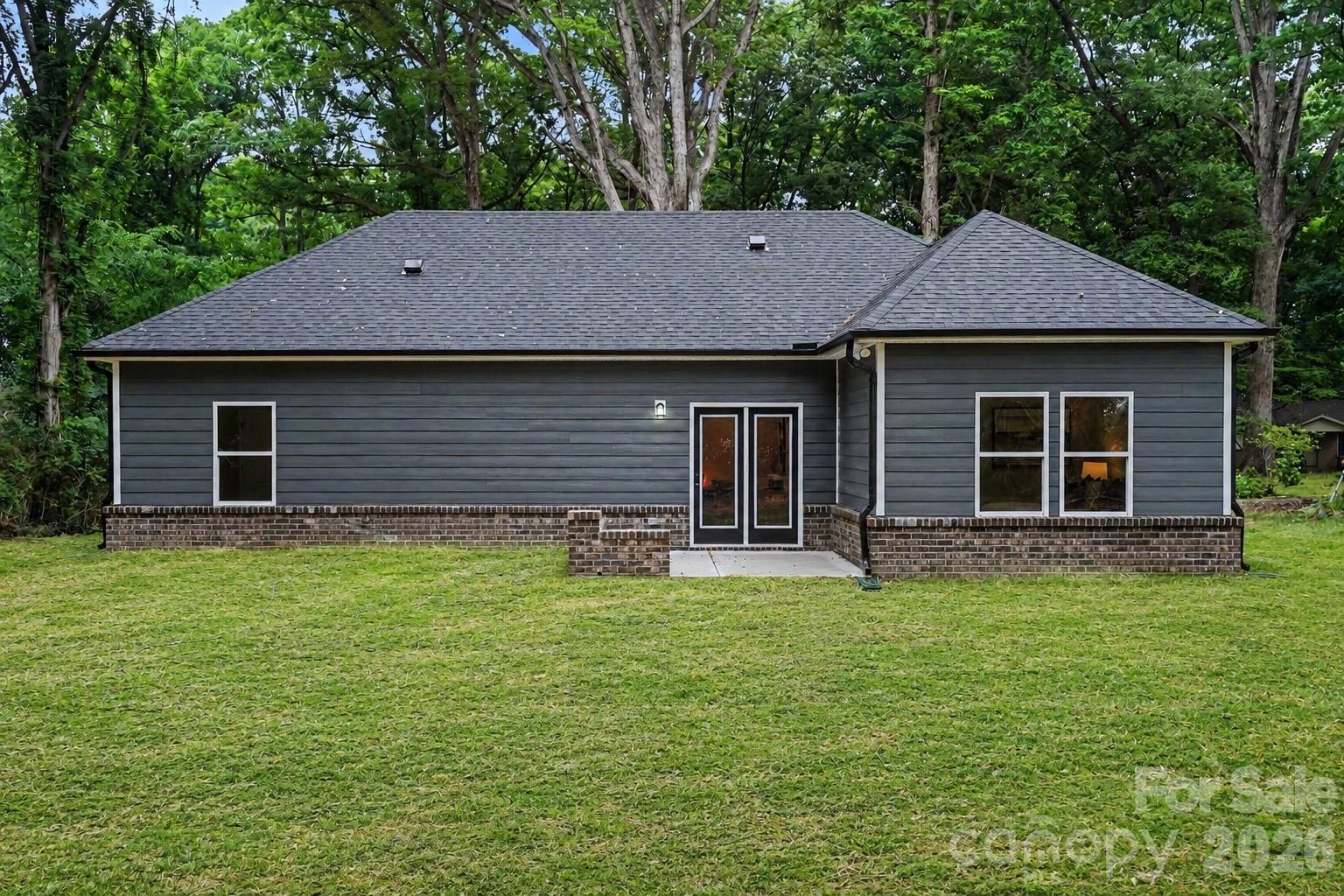 1002 Kingswood Drive — Monroe