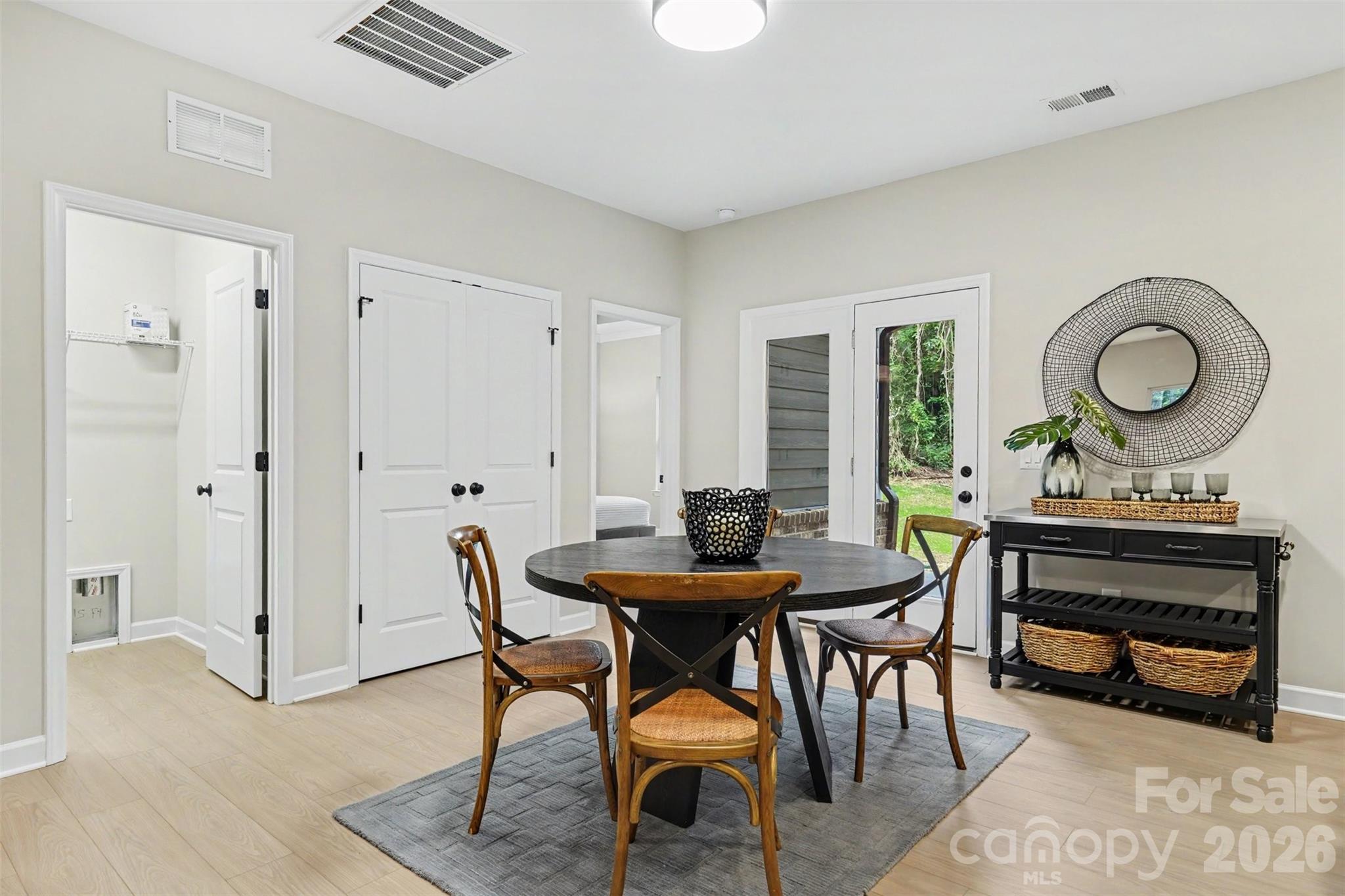 1002 Kingswood Drive — Monroe
