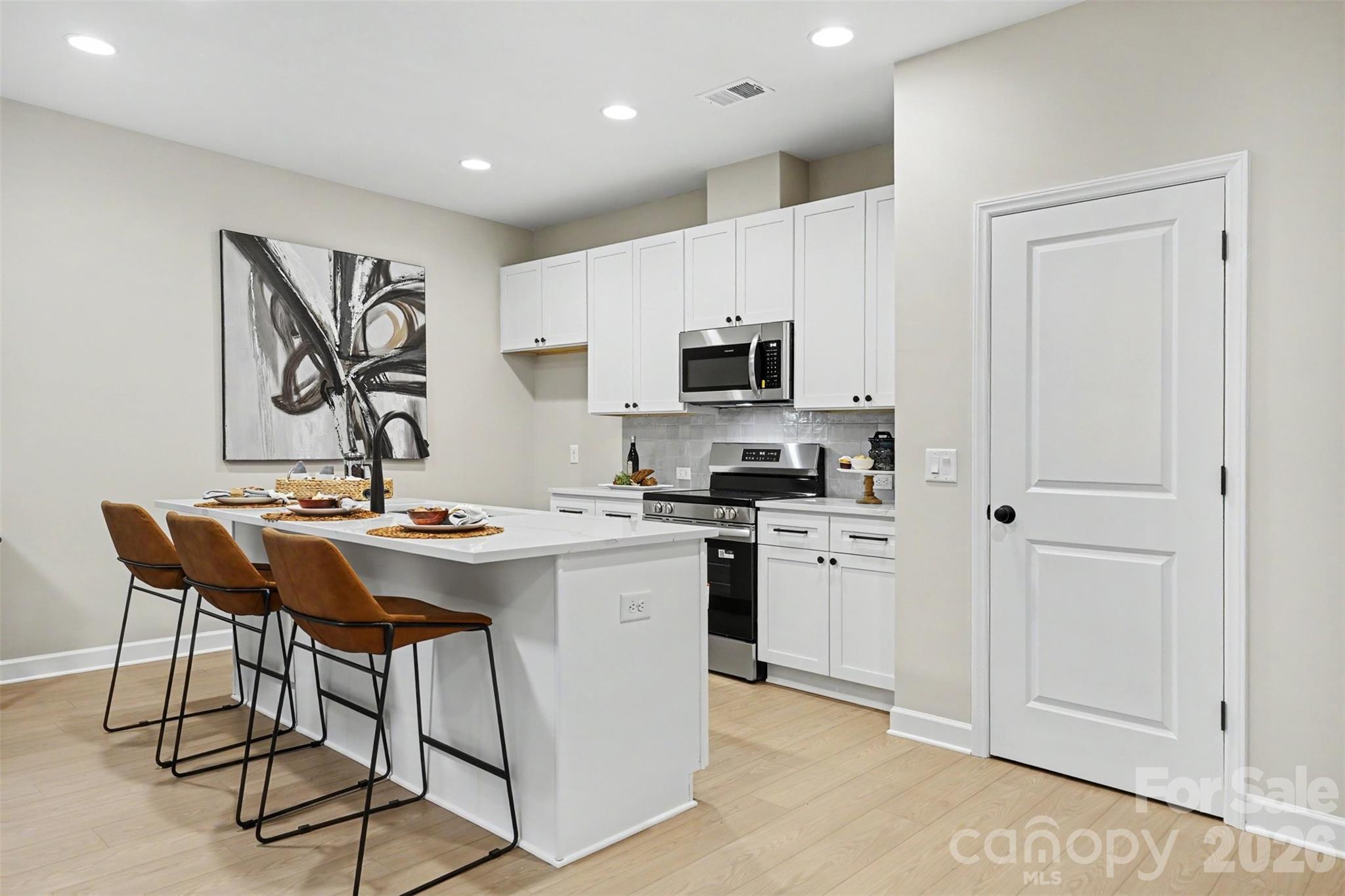 1002 Kingswood Drive — Monroe