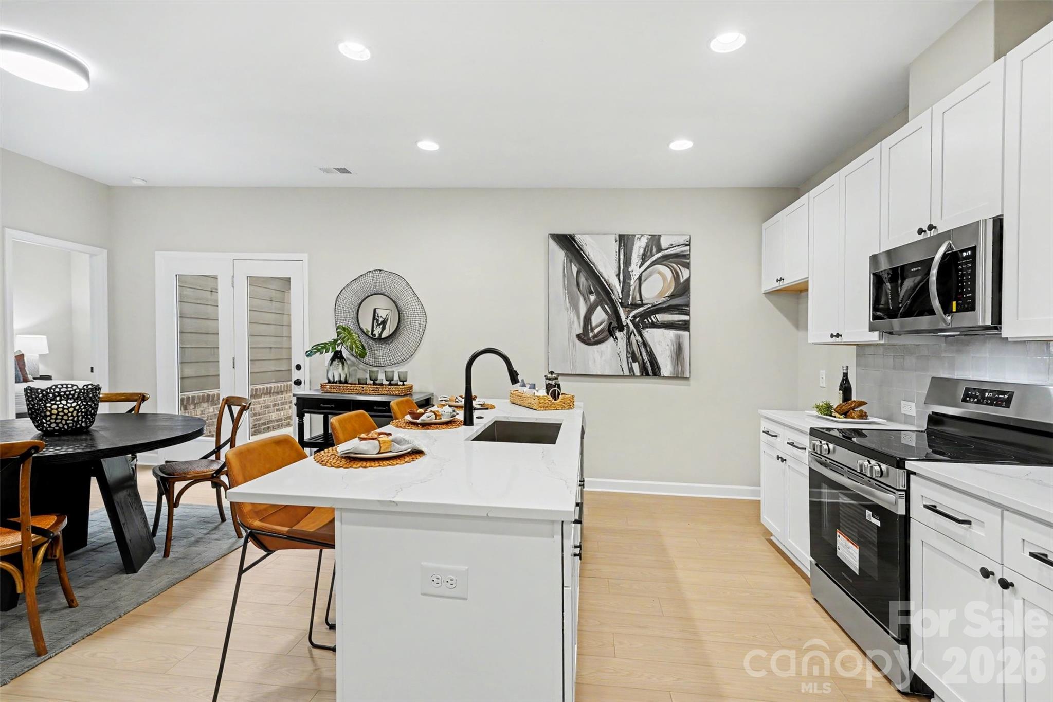 1002 Kingswood Drive — Monroe
