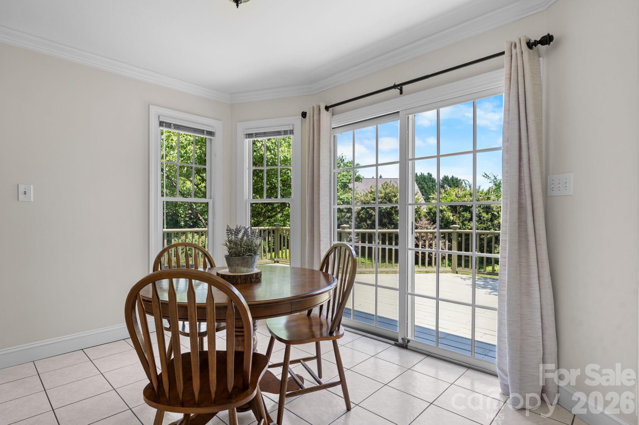 610 40th Avenue Lane NW — Hickory