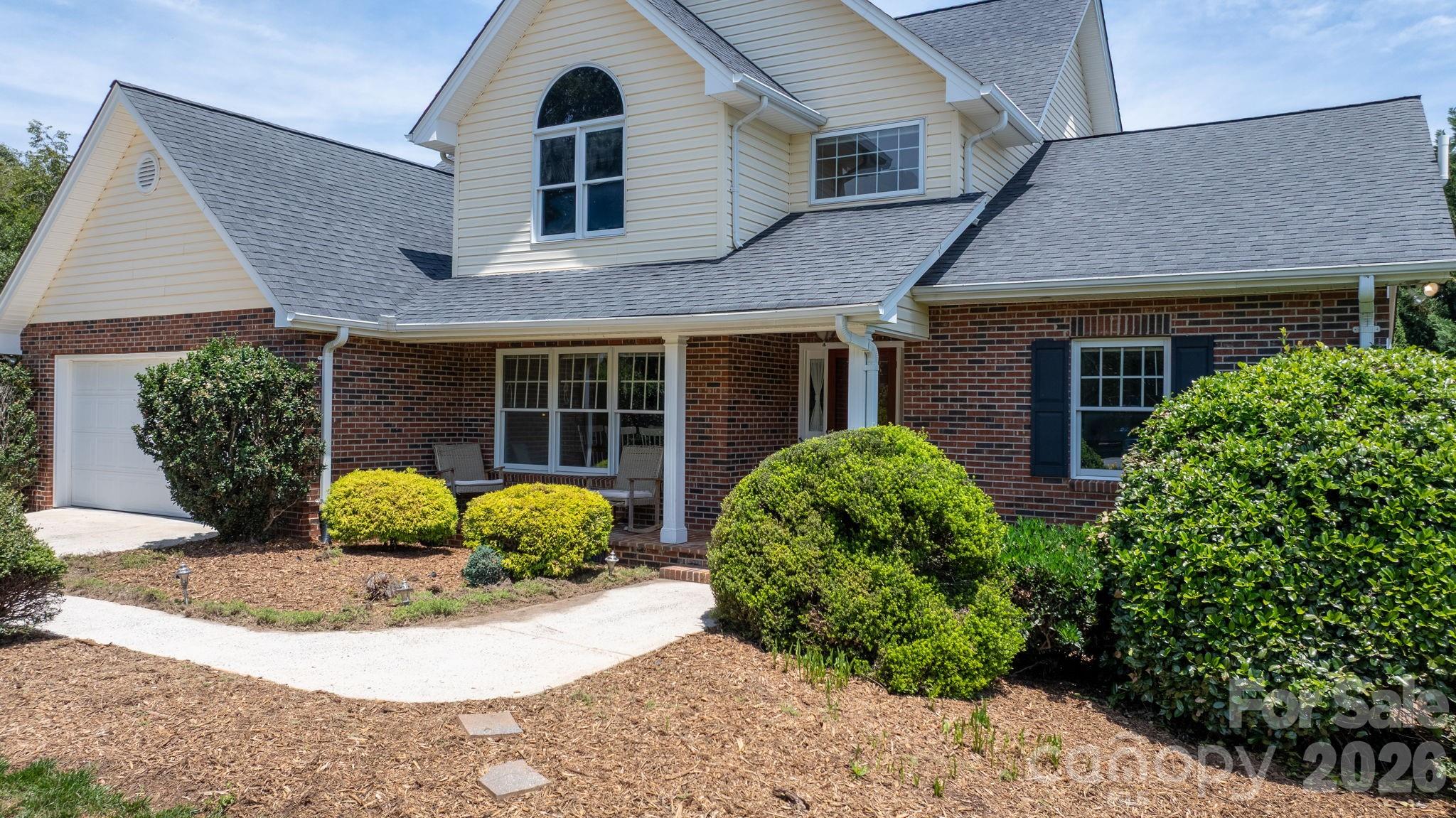 610 40th Avenue Lane NW — Hickory