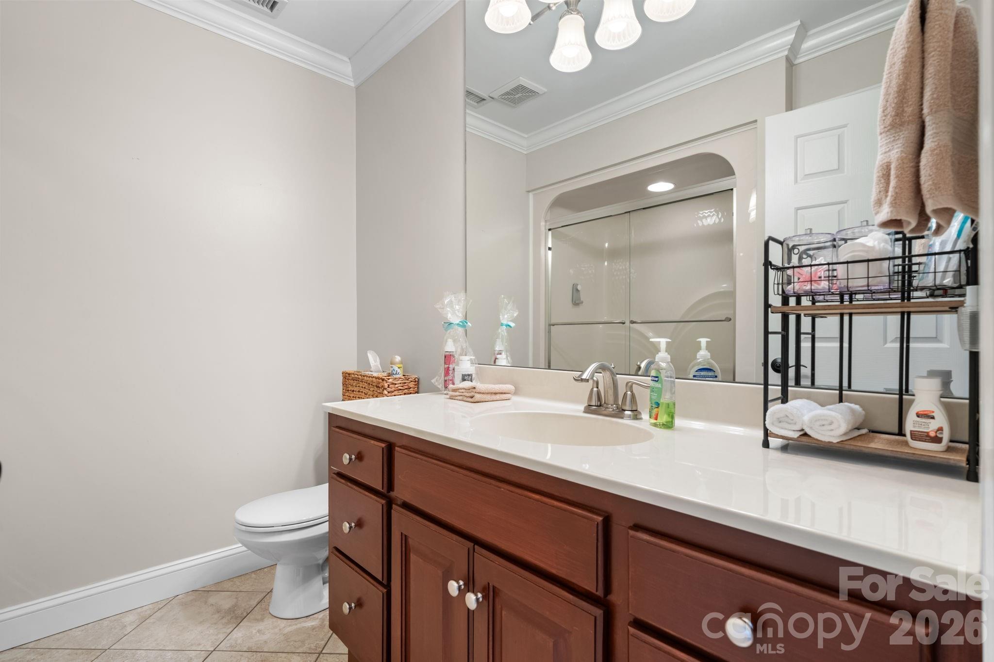 610 40th Avenue Lane NW — Hickory