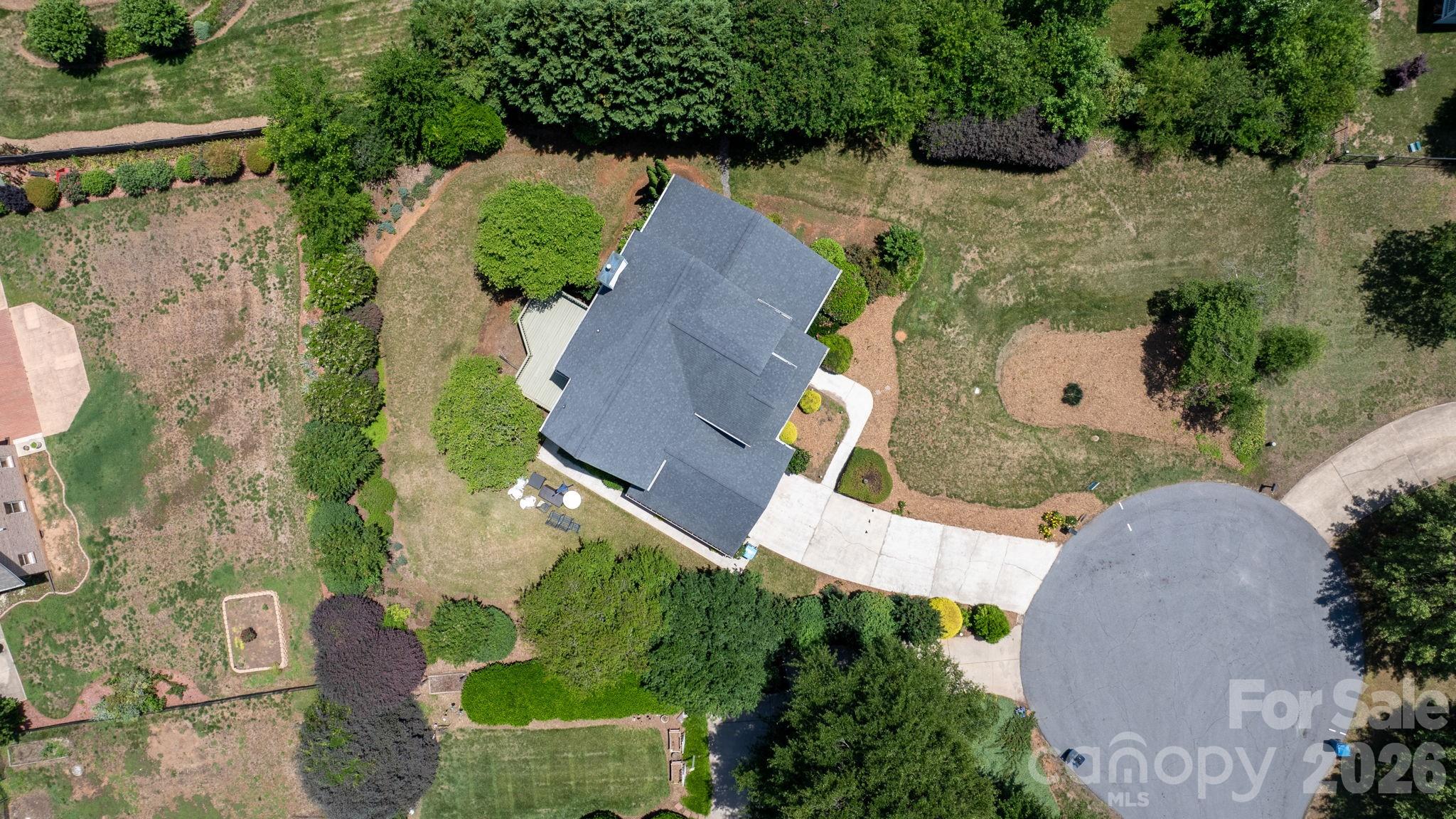 610 40th Avenue Lane NW — Hickory