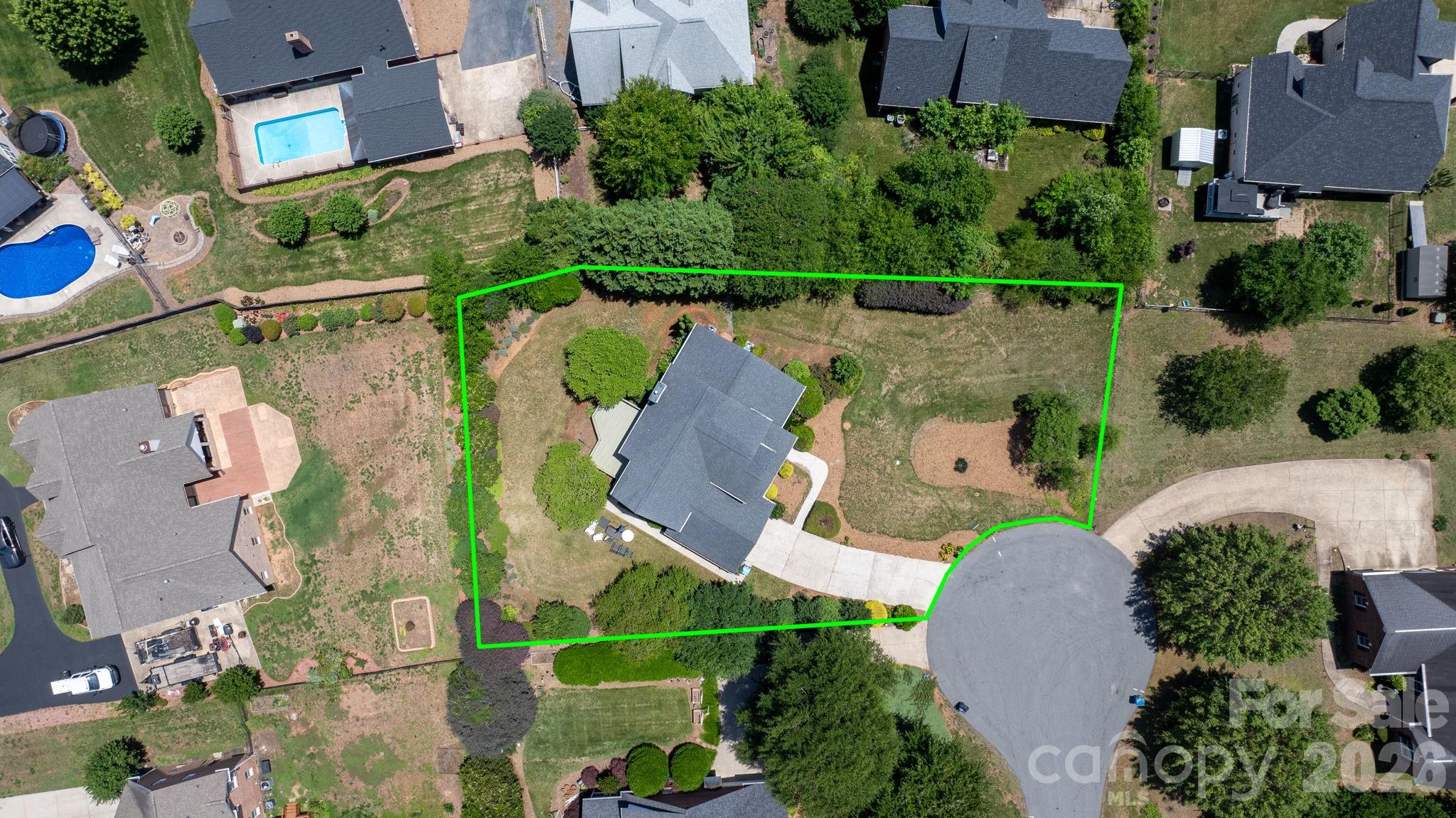 610 40th Avenue Lane NW — Hickory