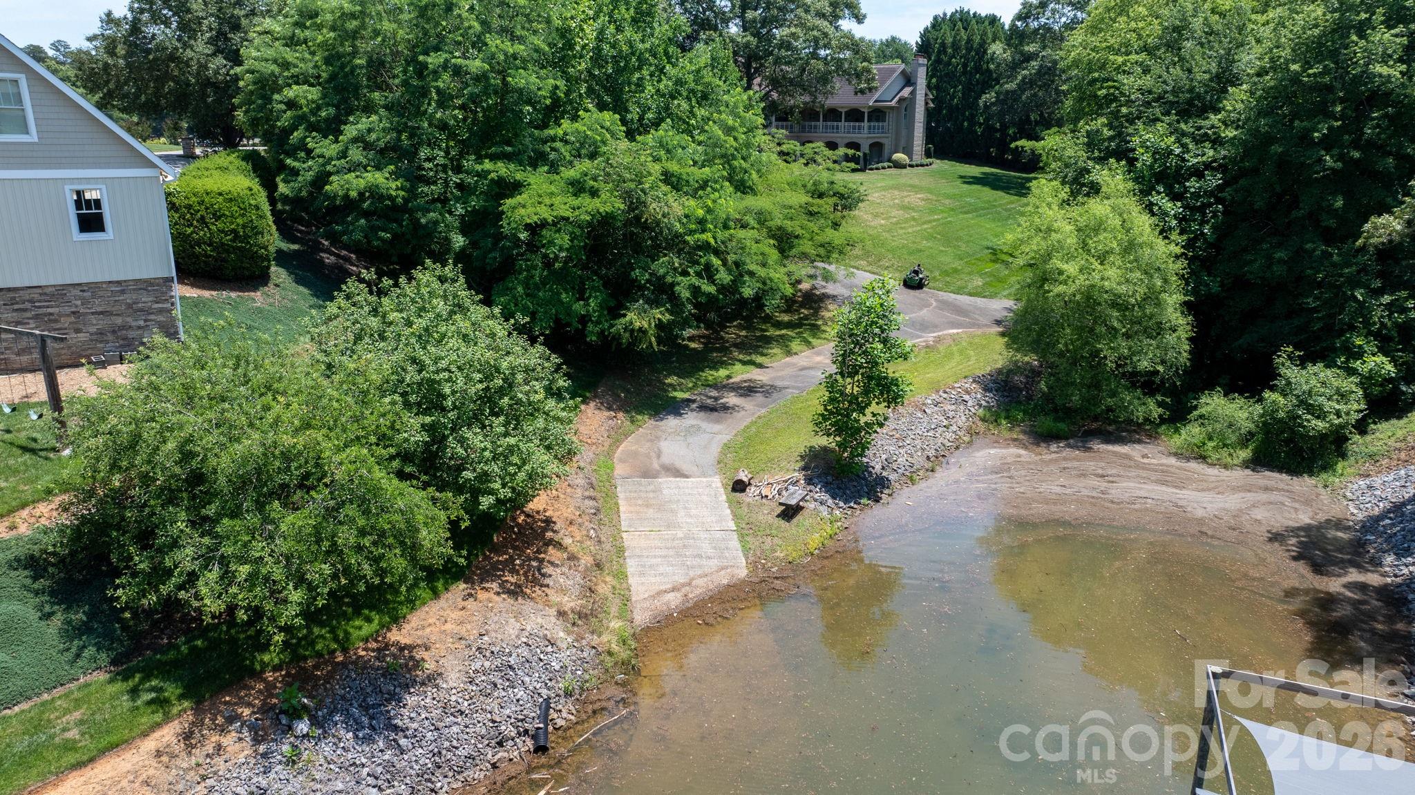 610 40th Avenue Lane NW — Hickory