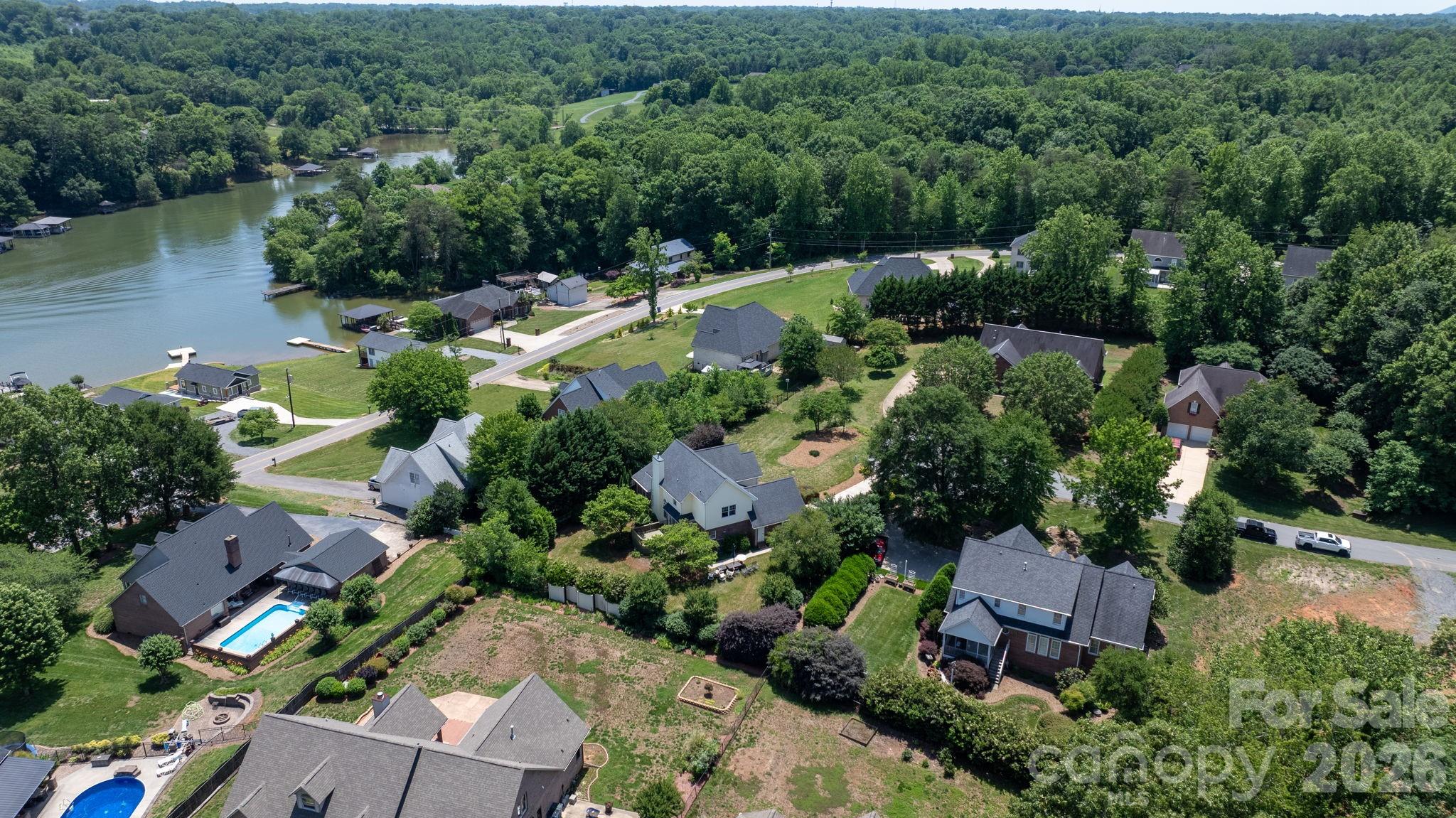 610 40th Avenue Lane NW — Hickory