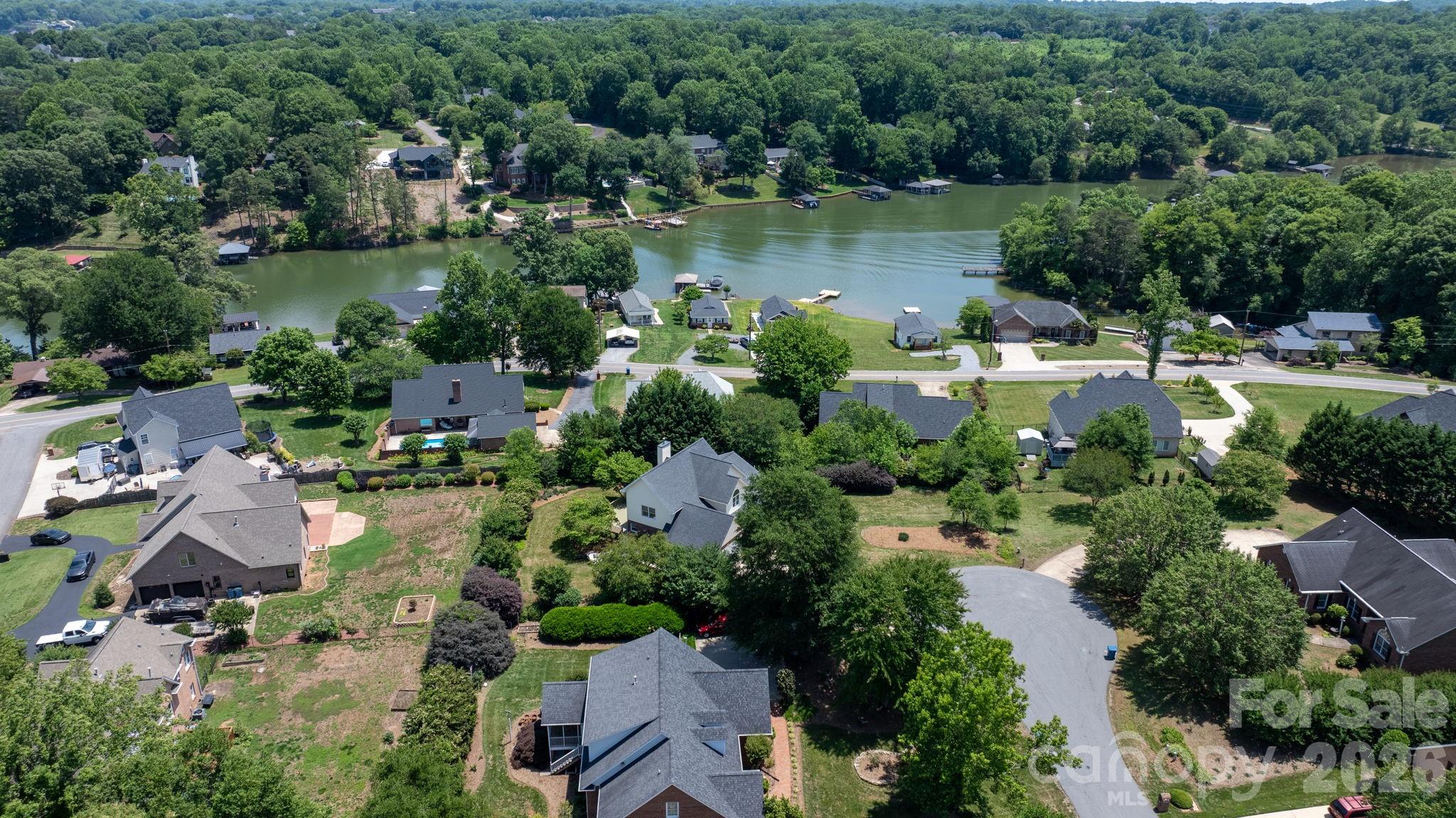 610 40th Avenue Lane NW — Hickory