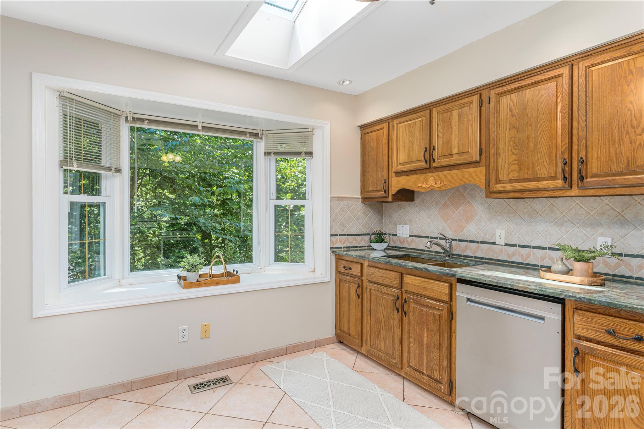 446 Deerhaven Lane — Hendersonville