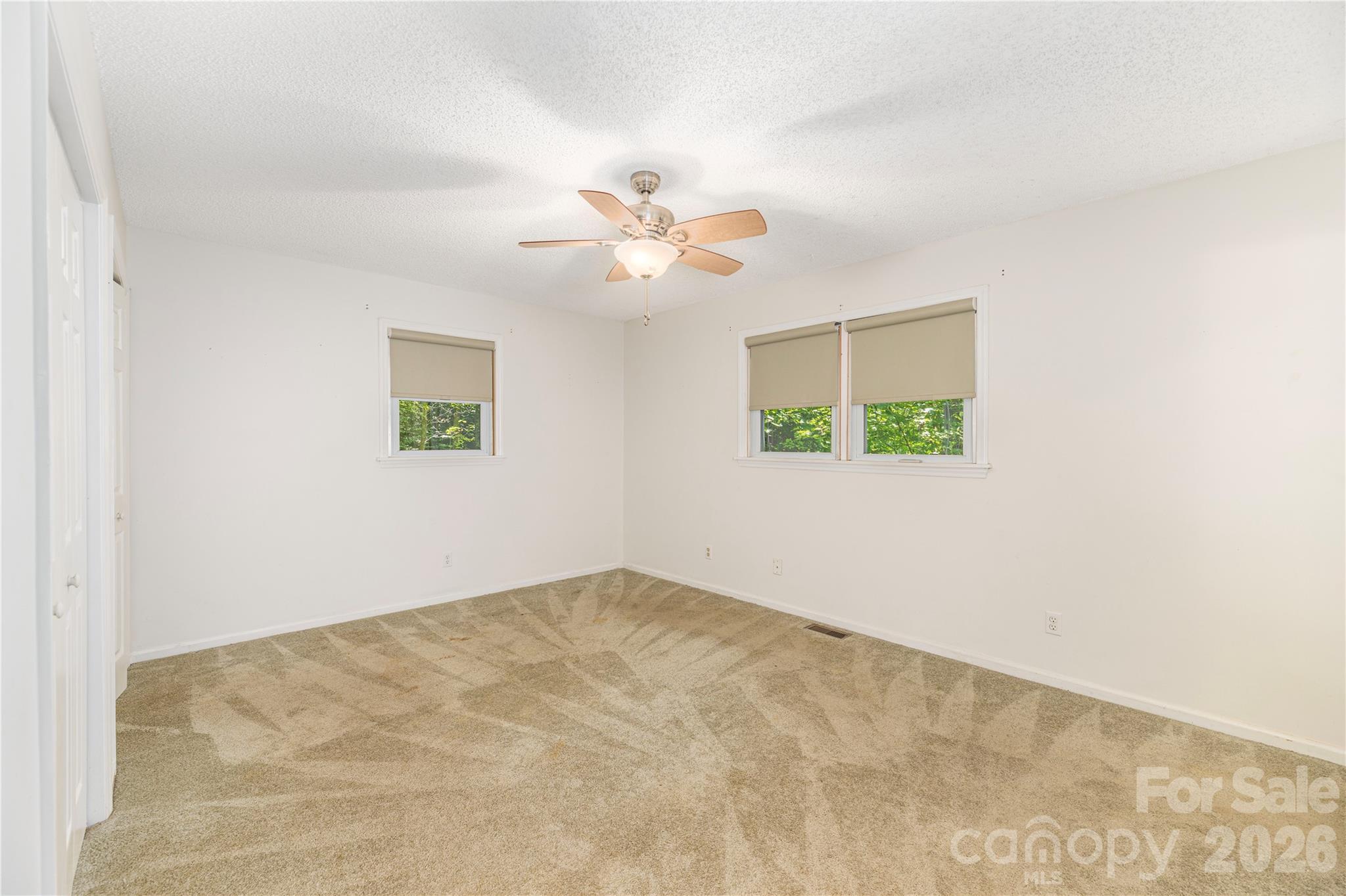 446 Deerhaven Lane — Hendersonville
