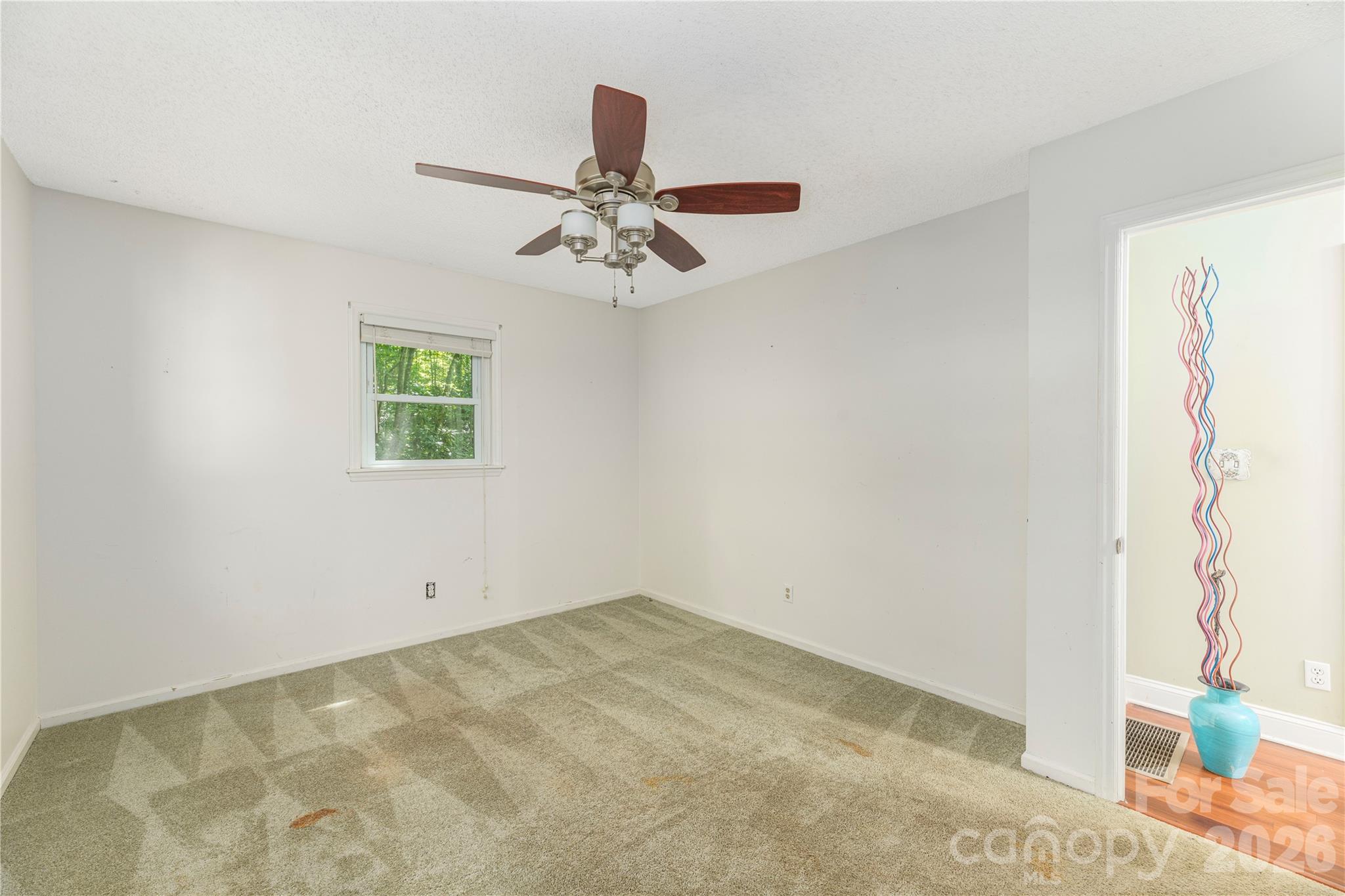 446 Deerhaven Lane — Hendersonville