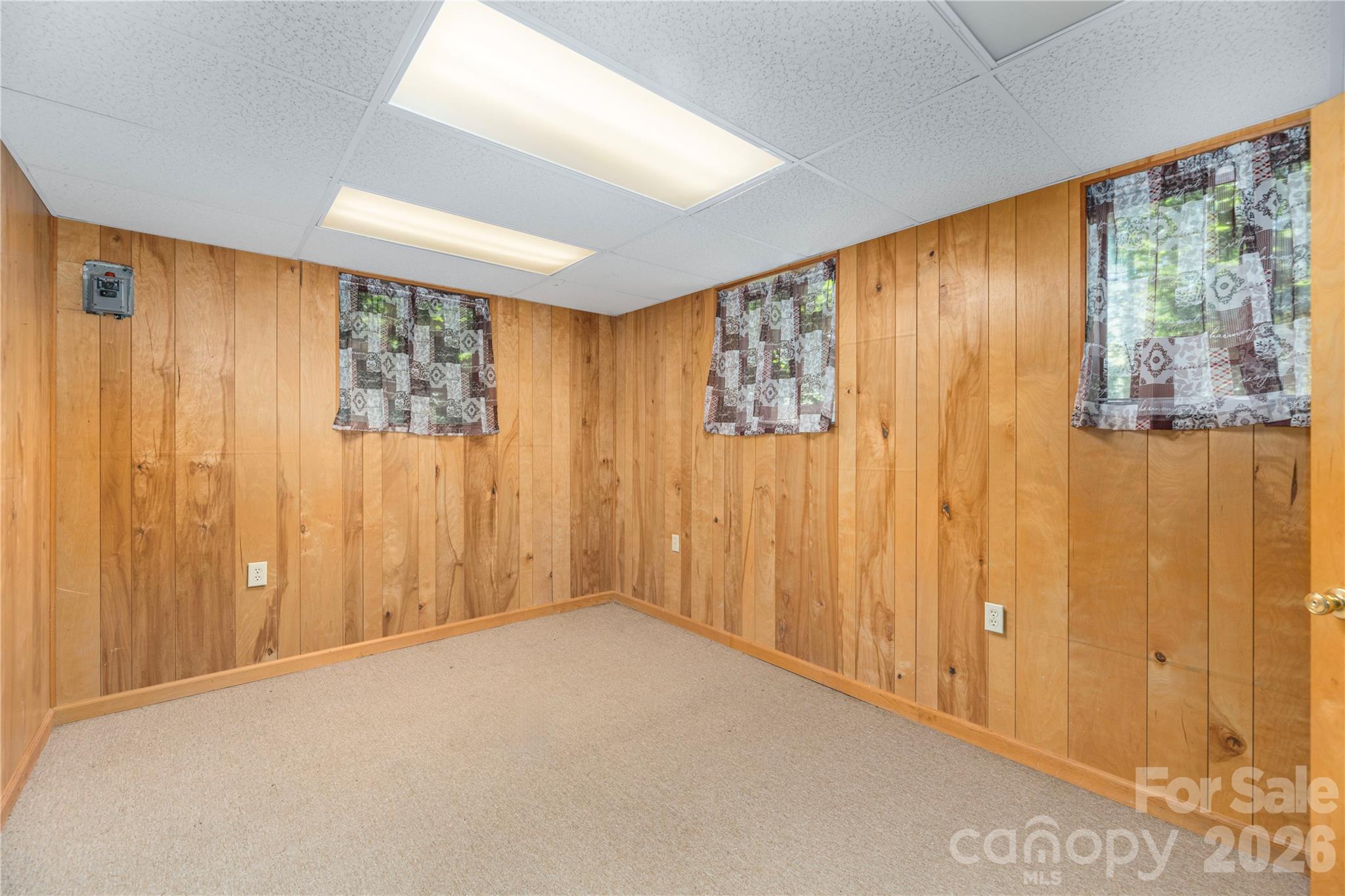446 Deerhaven Lane — Hendersonville