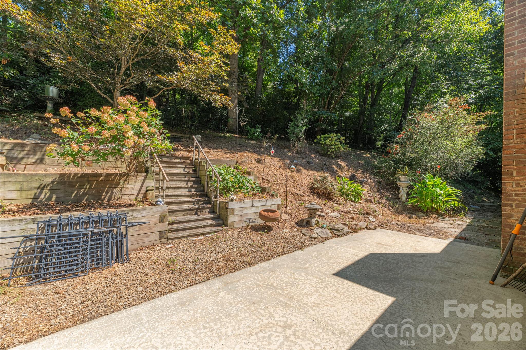 446 Deerhaven Lane — Hendersonville