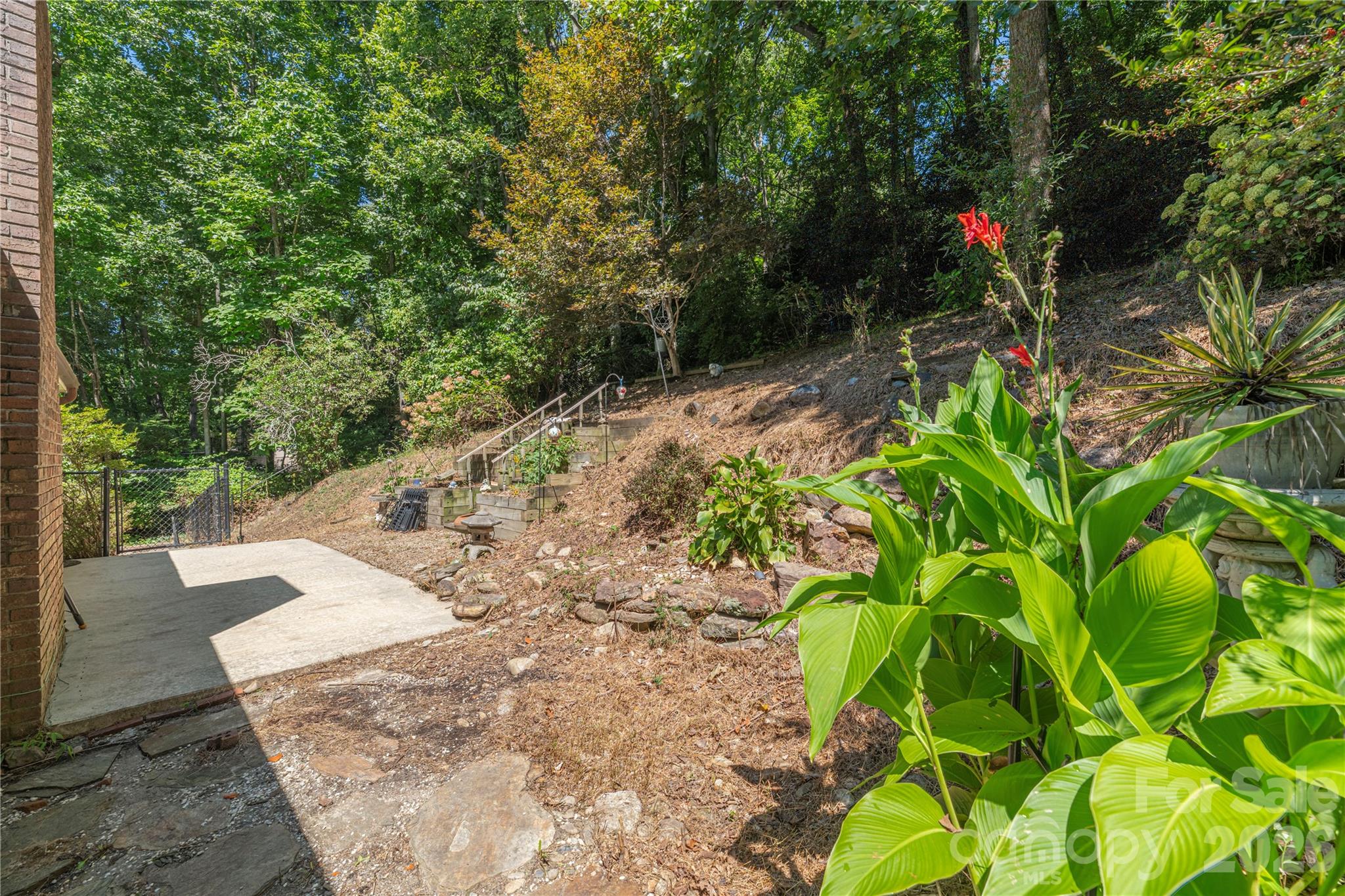 446 Deerhaven Lane — Hendersonville