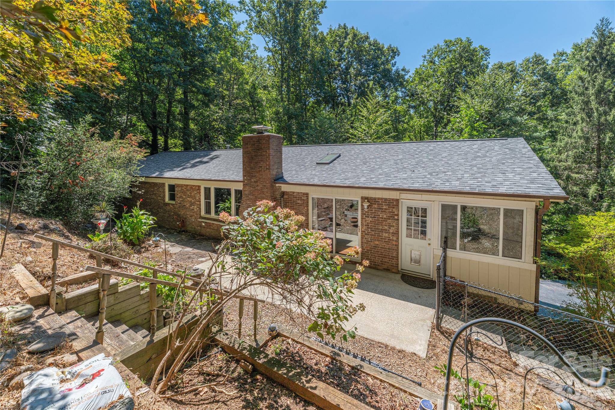 446 Deerhaven Lane — Hendersonville