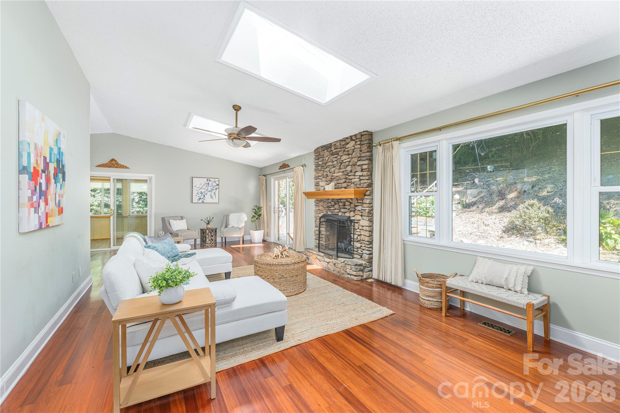 446 Deerhaven Lane — Hendersonville